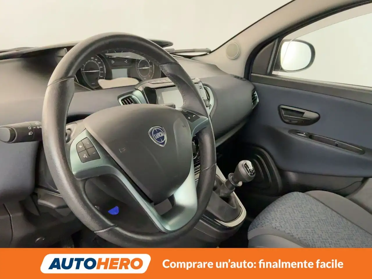 Lancia Ypsilon 2023 — фото 11