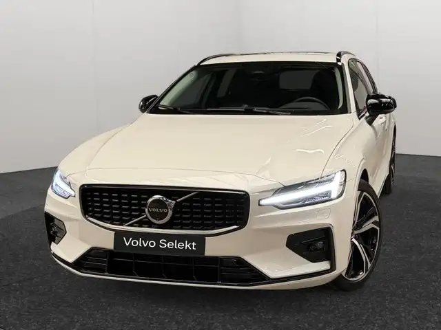 Volvo V60 B4 Ultra Dark / Essence