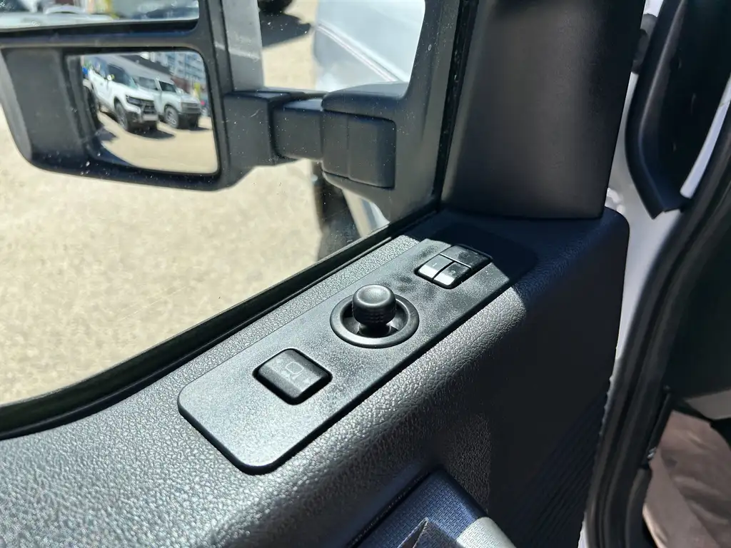 2008 Ford F-350 Super Duty FX4 CrewCab 156 | Heated Seats | Sun Roof | Keyles — photo 7