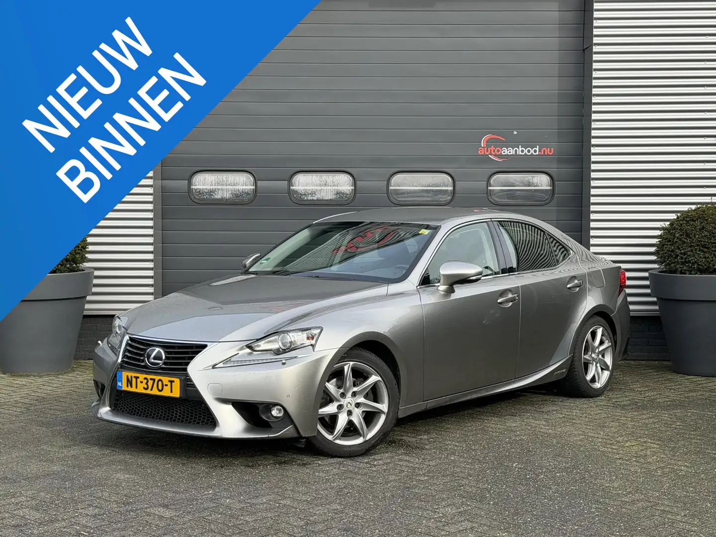 Lexus IS 300 300h Business Line Pro | Navigatie | Camera | DAB Gris - 1
