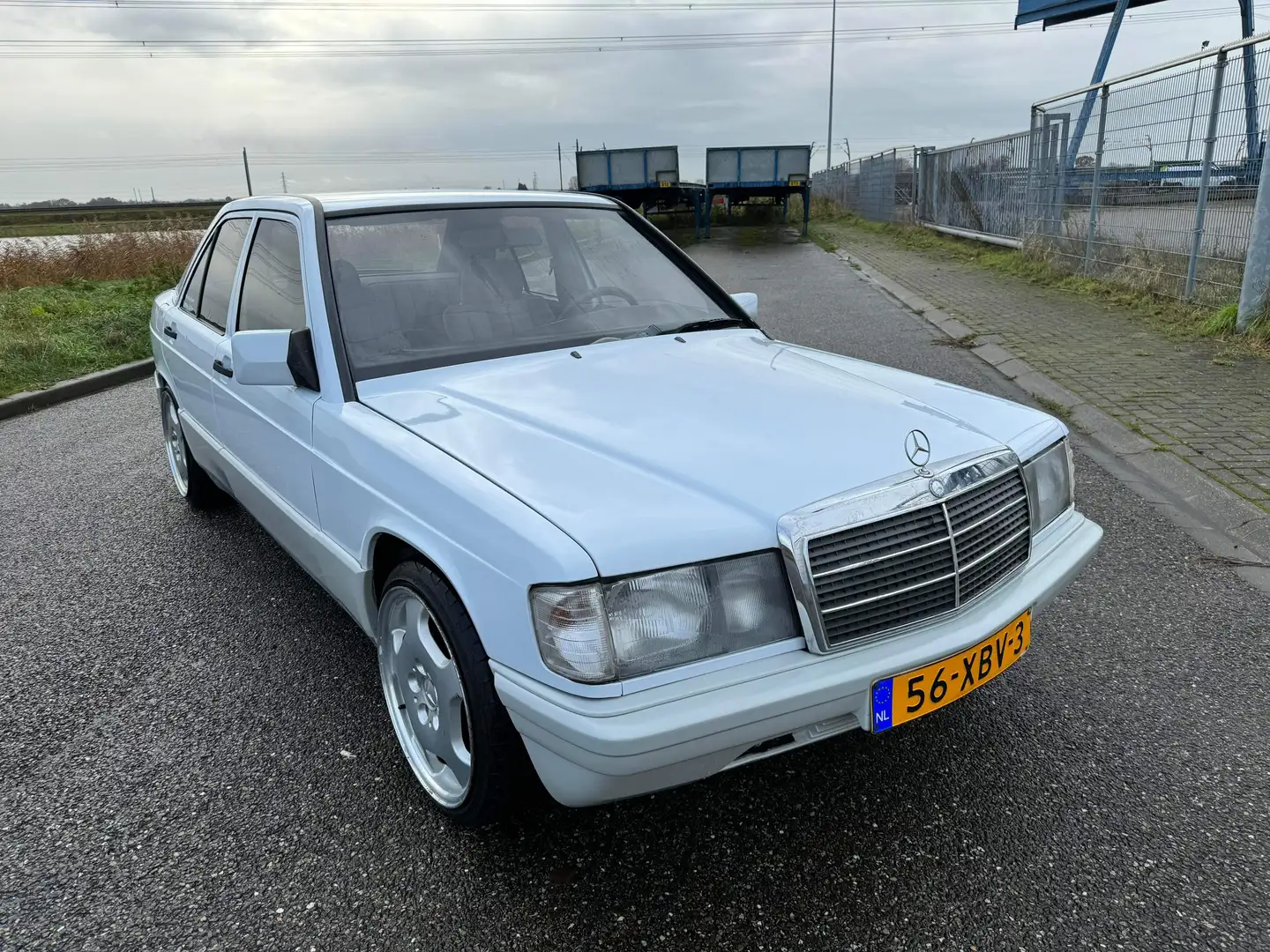 Mercedes-Benz 190 2.0 E Weiß - 2