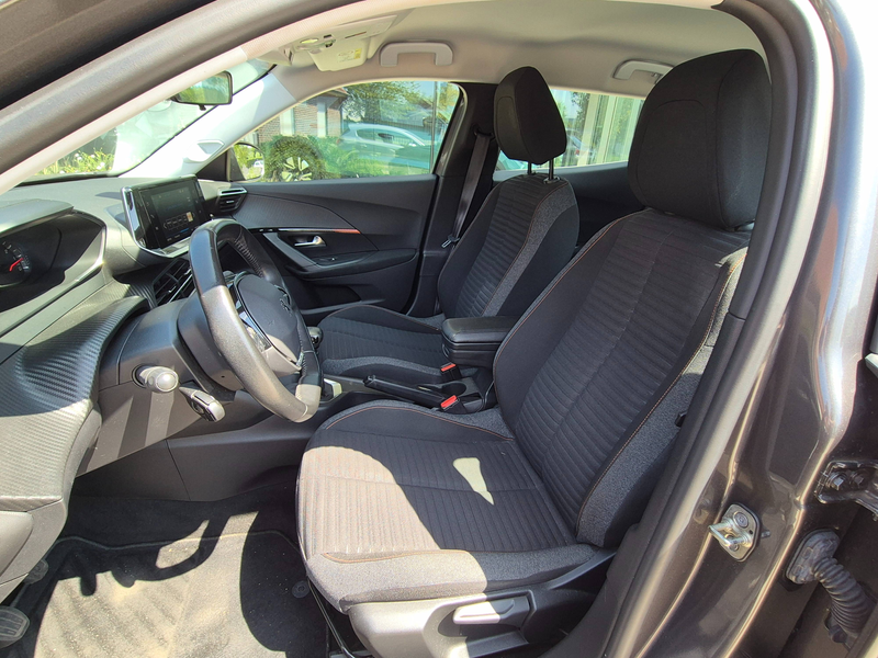 Peugeot 2008 1.2 turbo Active * 96kW, CAMERA, GPS, DAB, CARPLAY * — photo 7