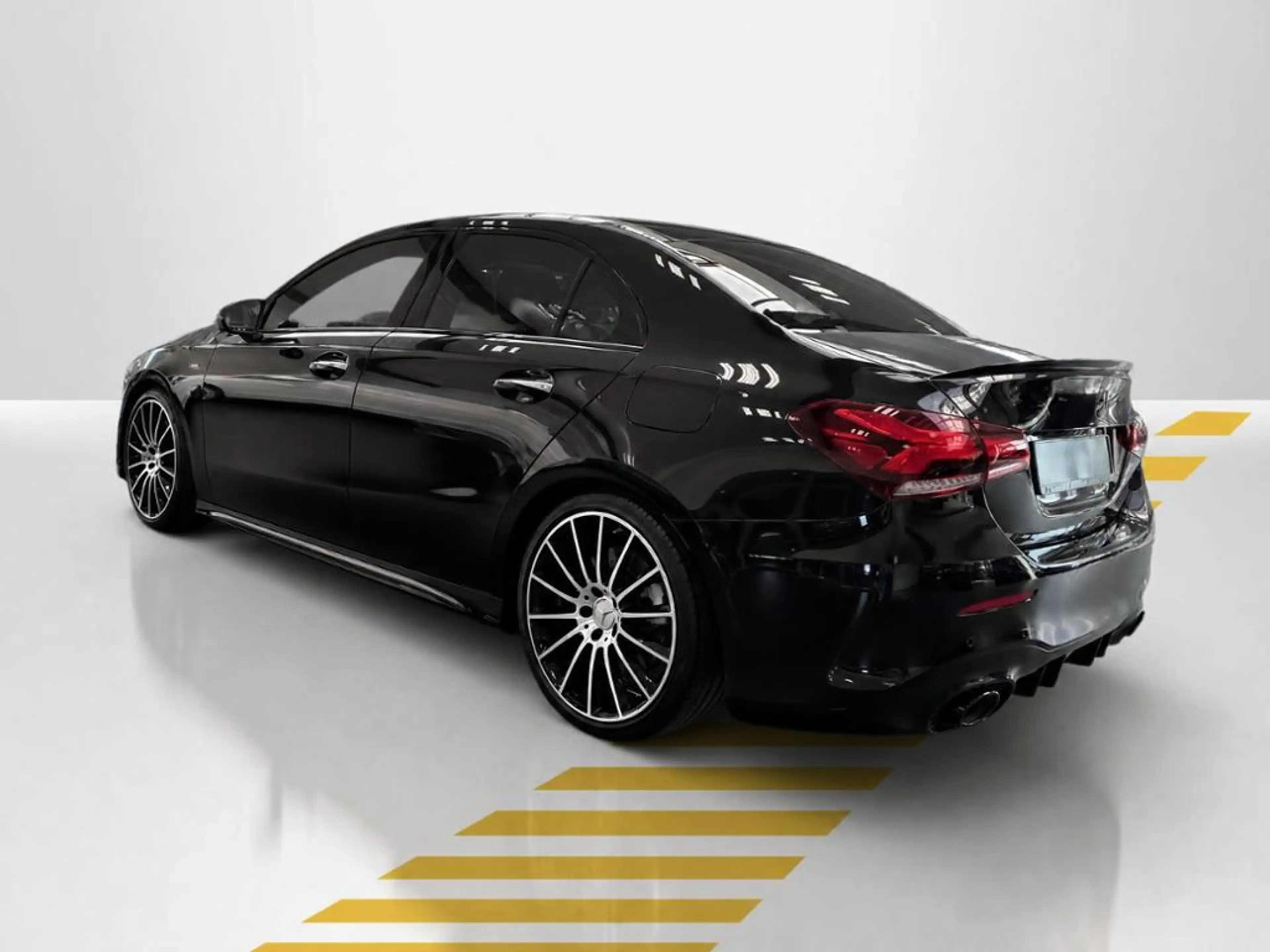 Mercedes-Benz A 35 AMG 4M LIMO Pano 360° DISTRO KEYLESS MBUX — photo 13