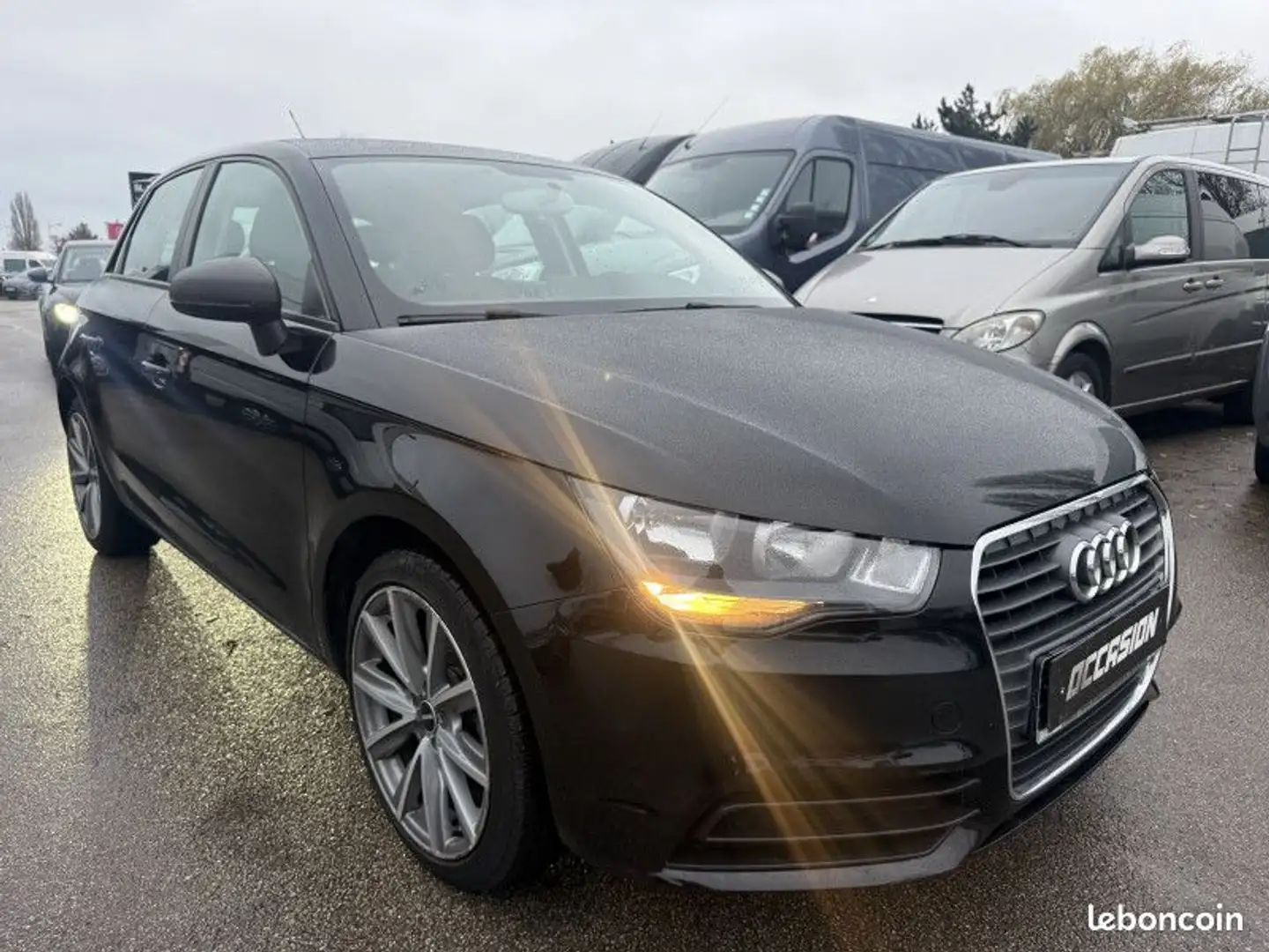 Audi A1 1.2 TFSI 86CH AMBITION LUXE Noir - 1