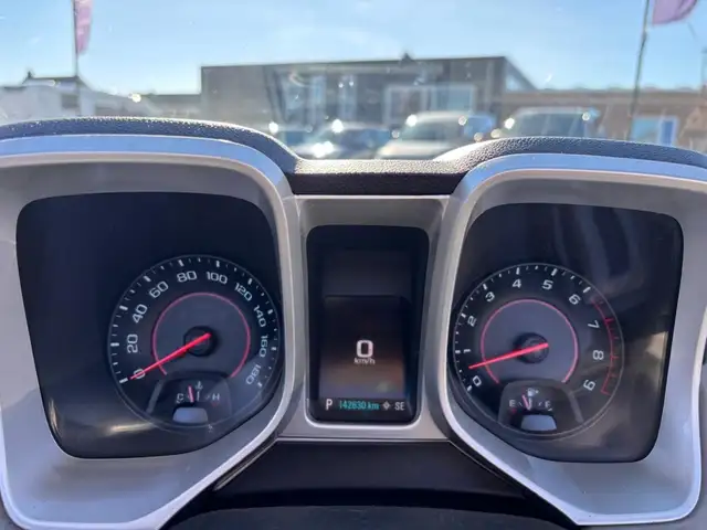 Chevrolet Camaro view 11
