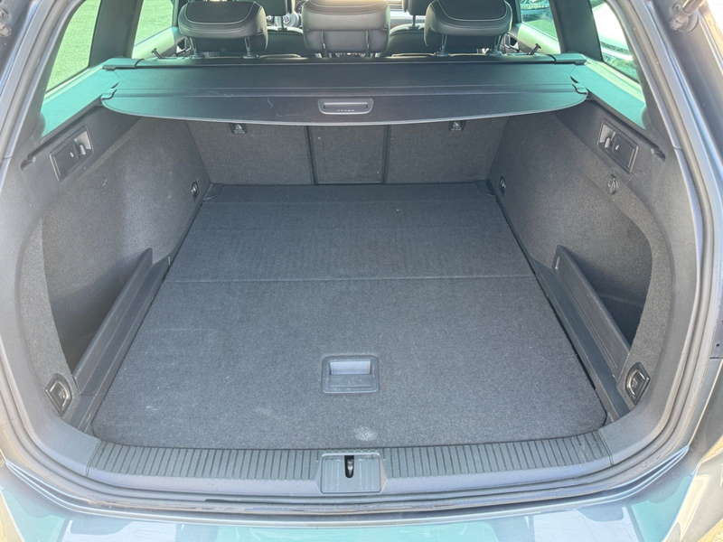 Volkswagen Passat Variant Highline DSG R-Line Navi LED ACC — photo 14