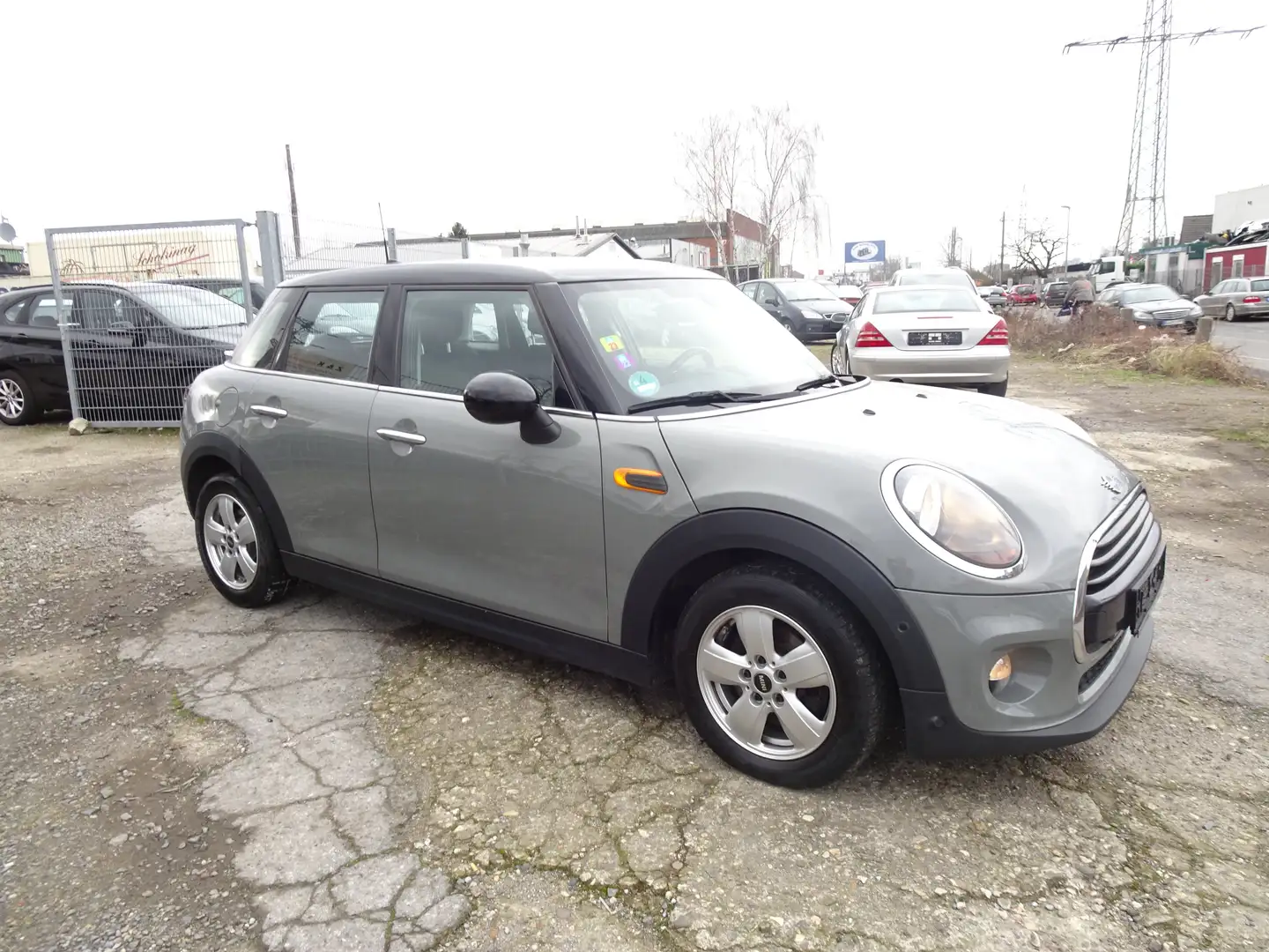 MINI Cooper D Cooper D 1.HAND NAVI PDC SHZ Gris - 2