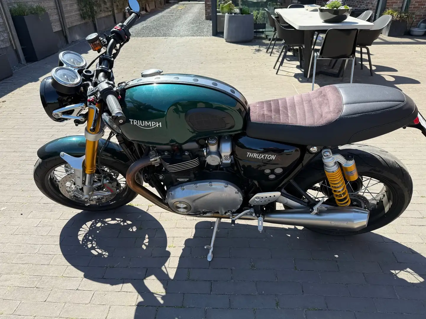 Triumph Thruxton 1200 R Zelená - 1