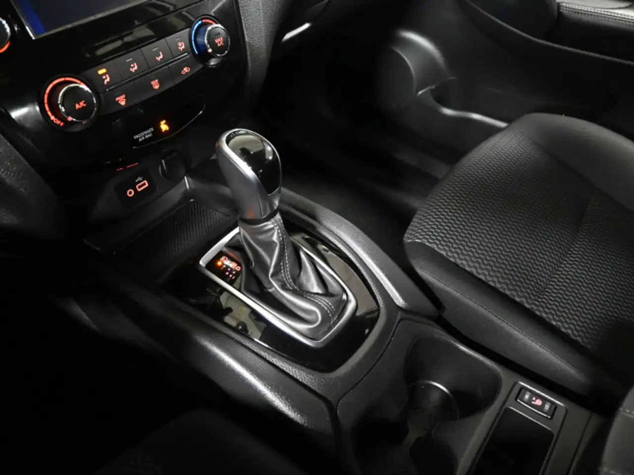 Nissan Qashqai снимка Nissan Qashqai