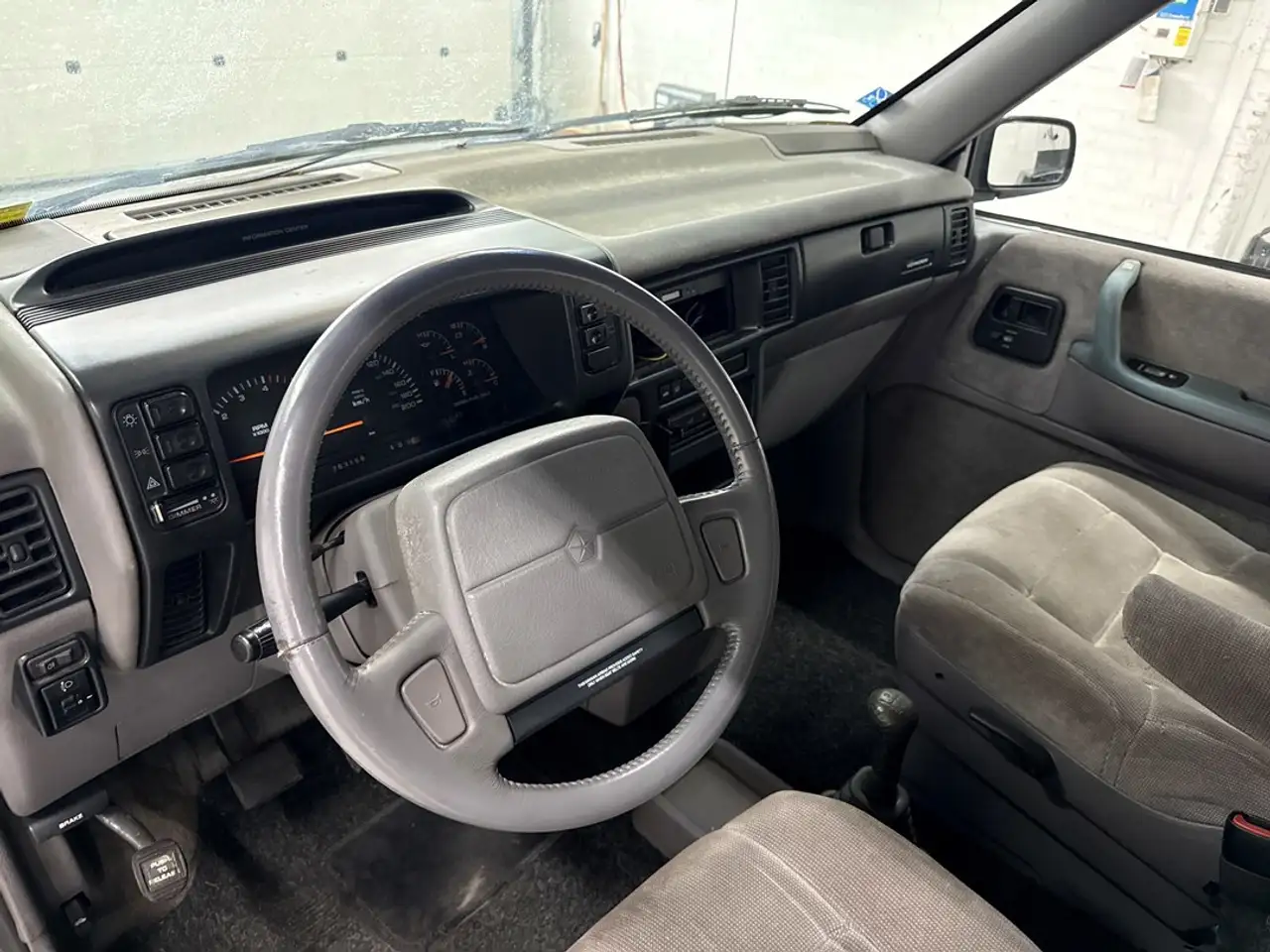 Chrysler Voyager 2.5 td SE, foto 11