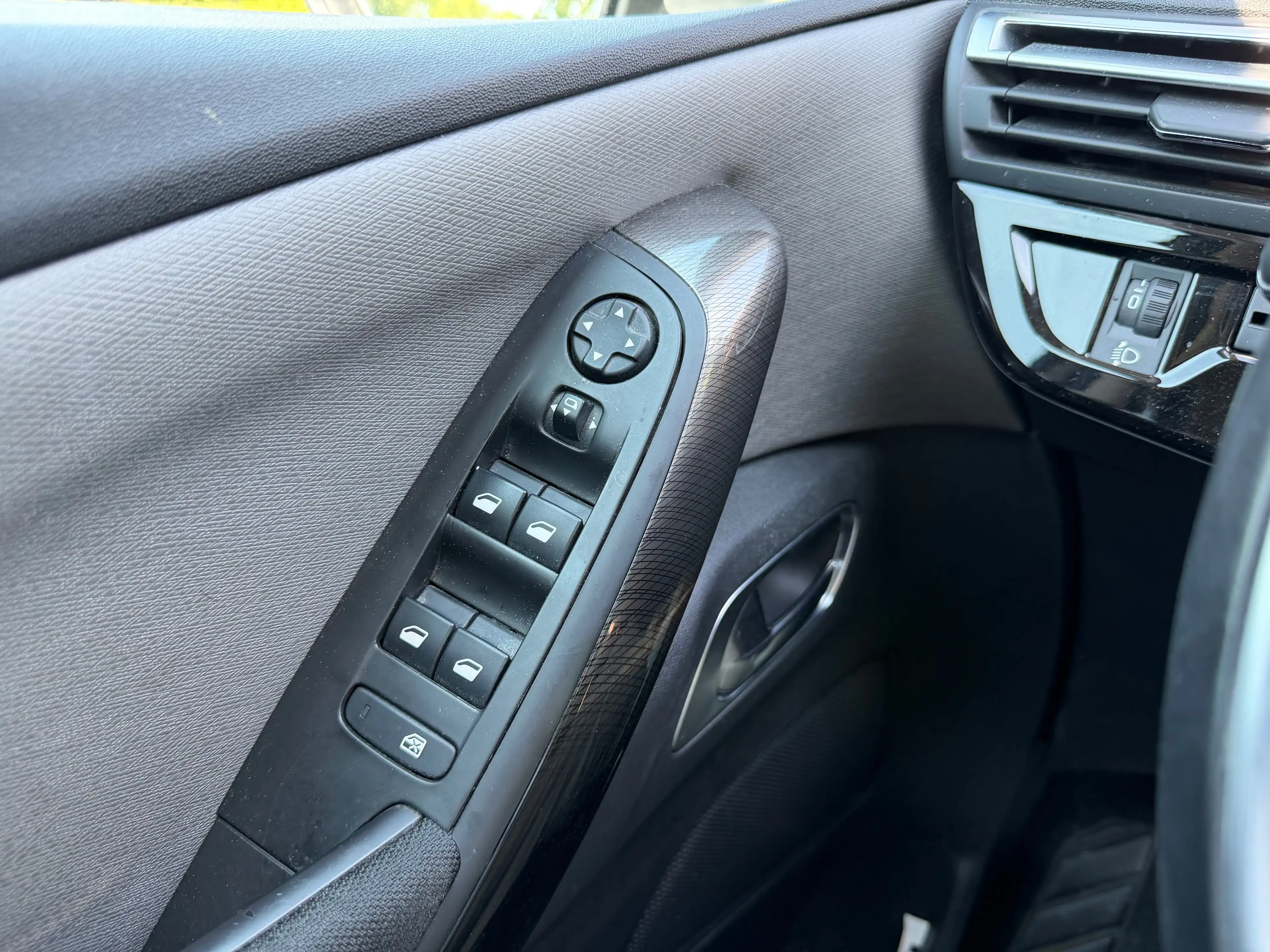 Citroen Grand C4 Picasso Grand C4 Picasso 1.6 BlueHDi exclusive 7 places carnet complet — photo 12