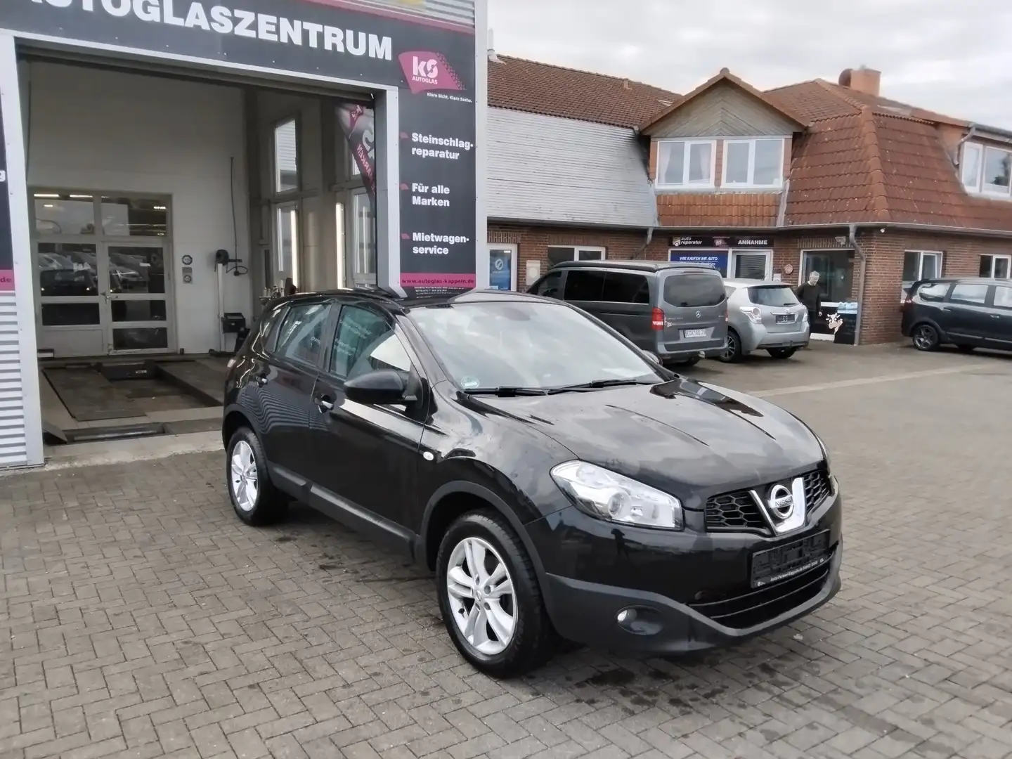 Nissan Qashqai 2.0 cdi Acenta/AHK/Rückfahkamera/Infotainment Schwarz - 1