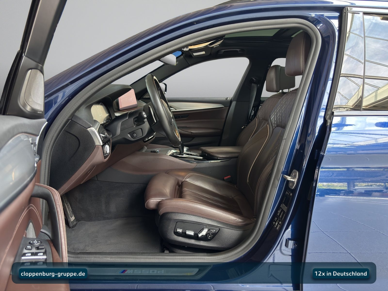 BMW 550 M550d xDrive Touring — photo 12