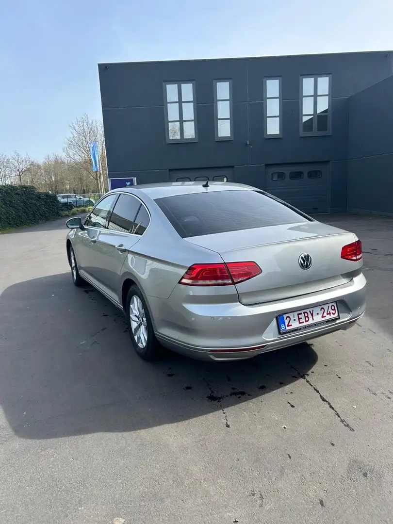 Volkswagen Passat 1.6 TDI (BlueMotion Technology) Comfortline - 2