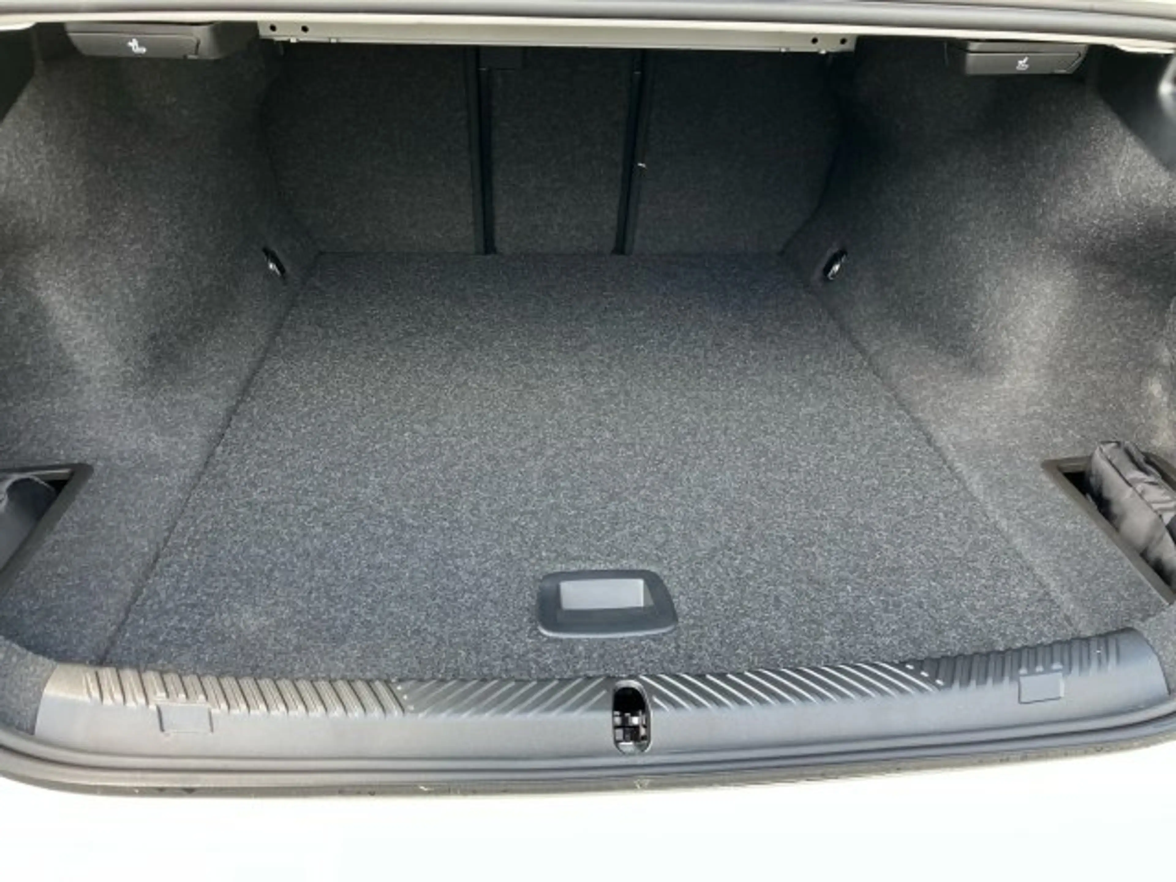 BMW i5 eDrive40 Limousine — photo 13