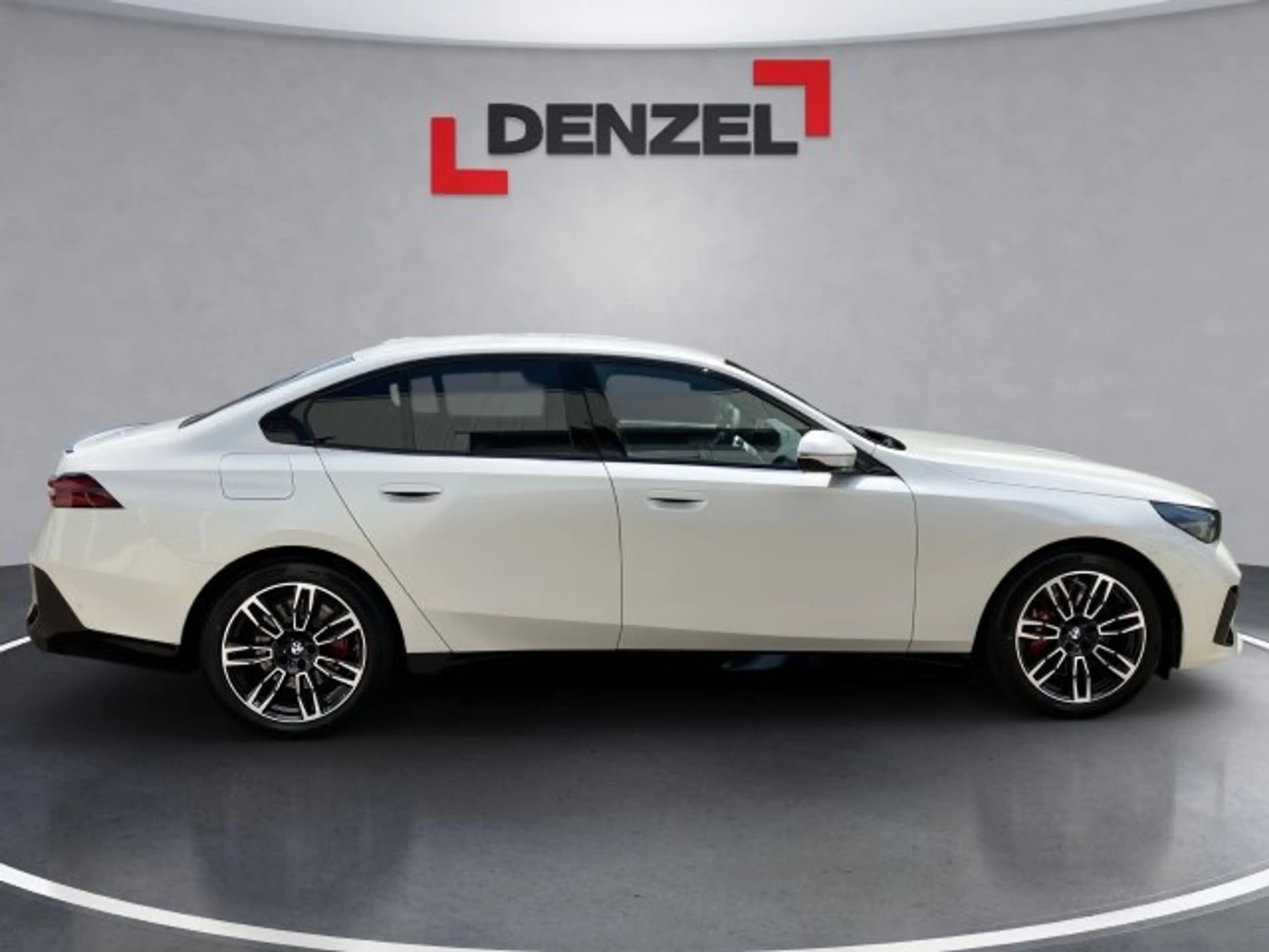 BMW i5 eDrive40 Limousine — photo 5