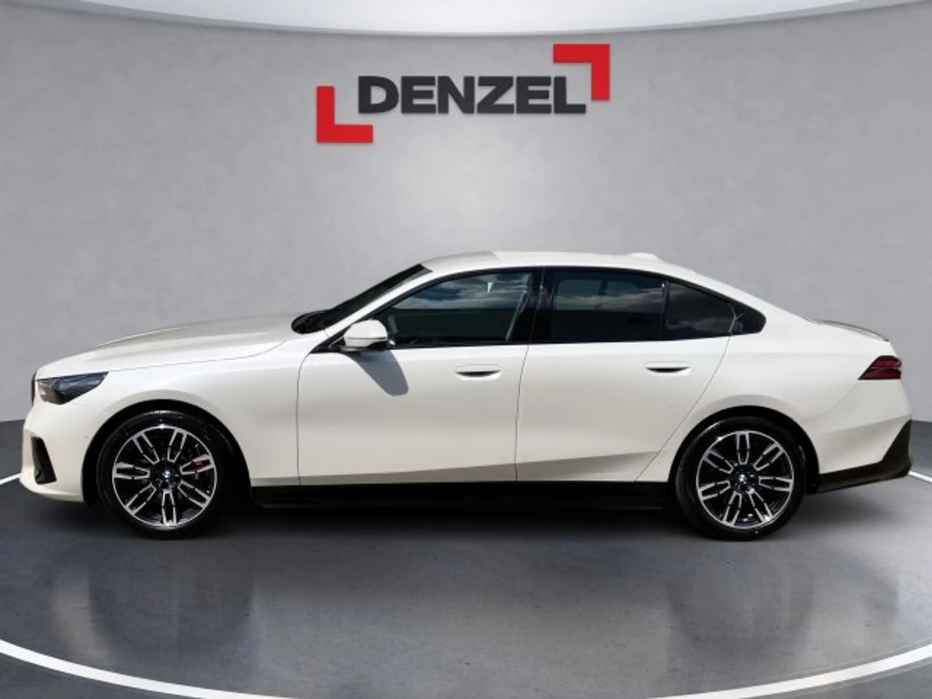 BMW i5 eDrive40 Limousine — photo 2