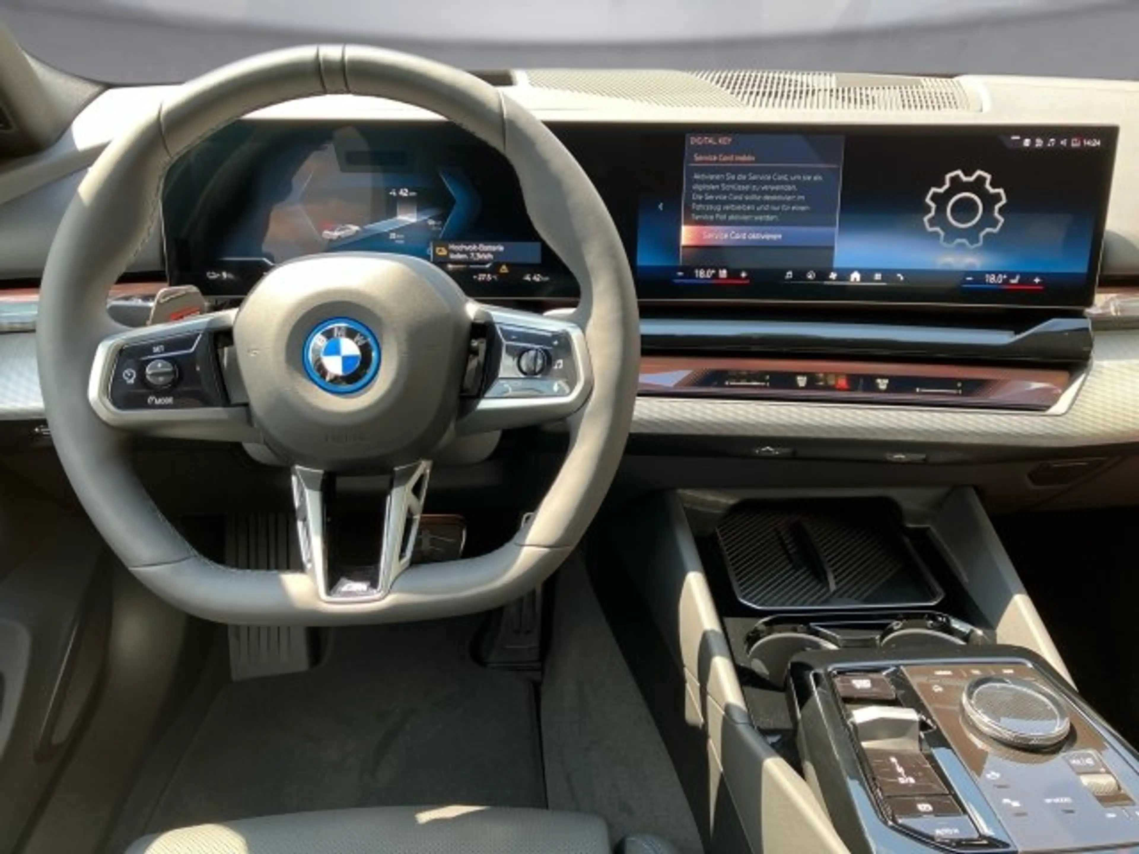 BMW i5 eDrive40 Limousine — photo 9
