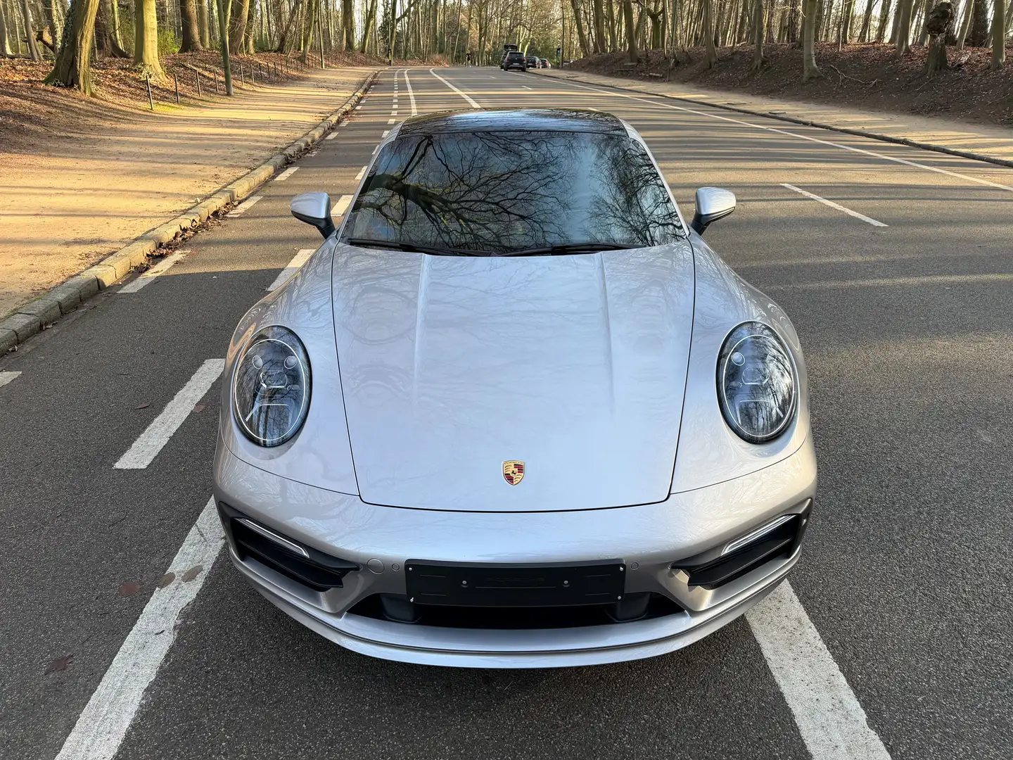 Porsche 992 Carrera - Chrono - SportExhaust - Pano Argent - 2