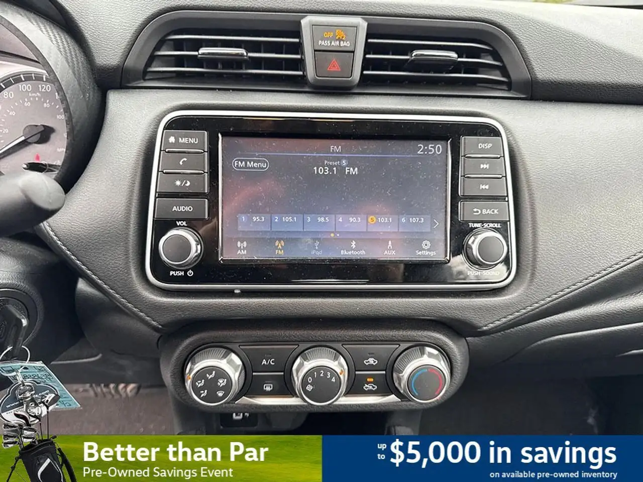Nissan Versa снимка Nissan Versa