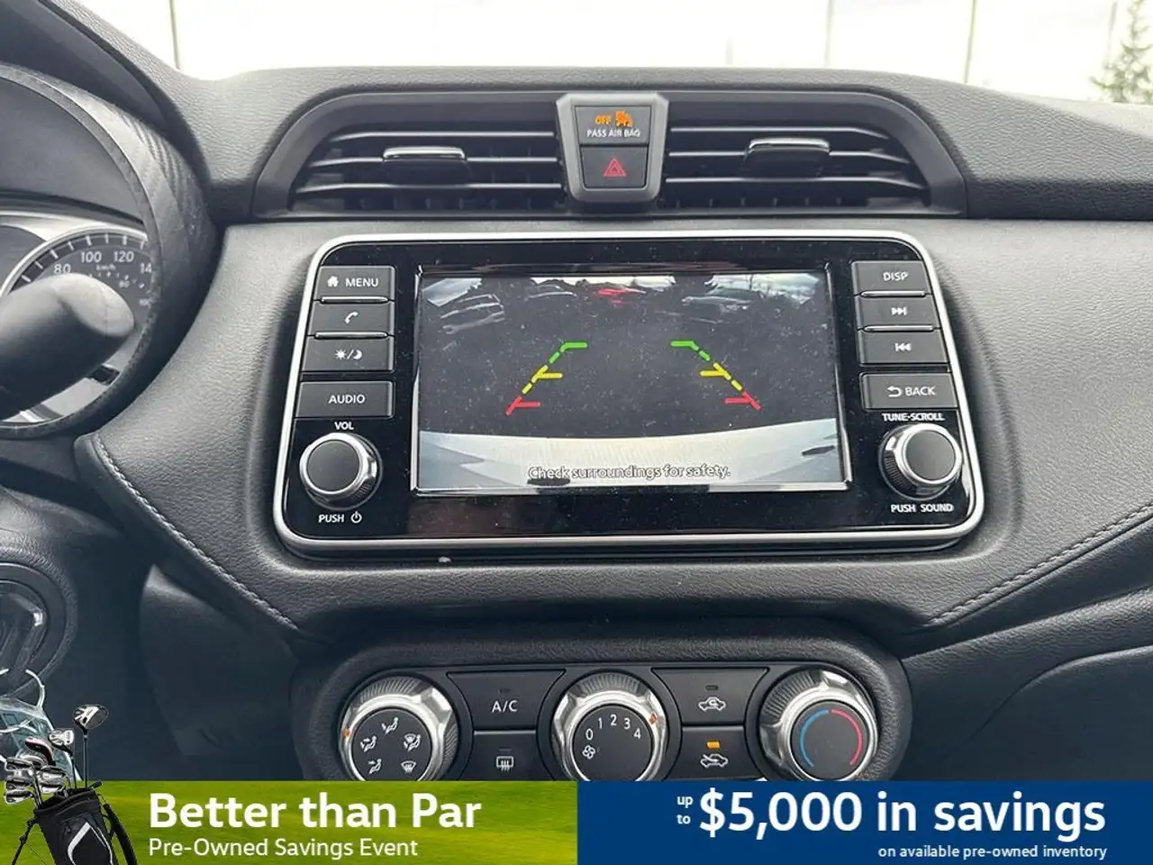 Nissan Versa снимка Nissan Versa