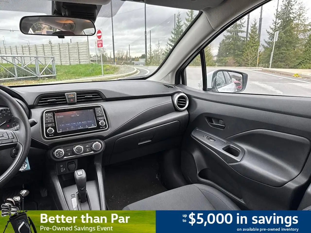 Nissan Versa снимка Nissan Versa