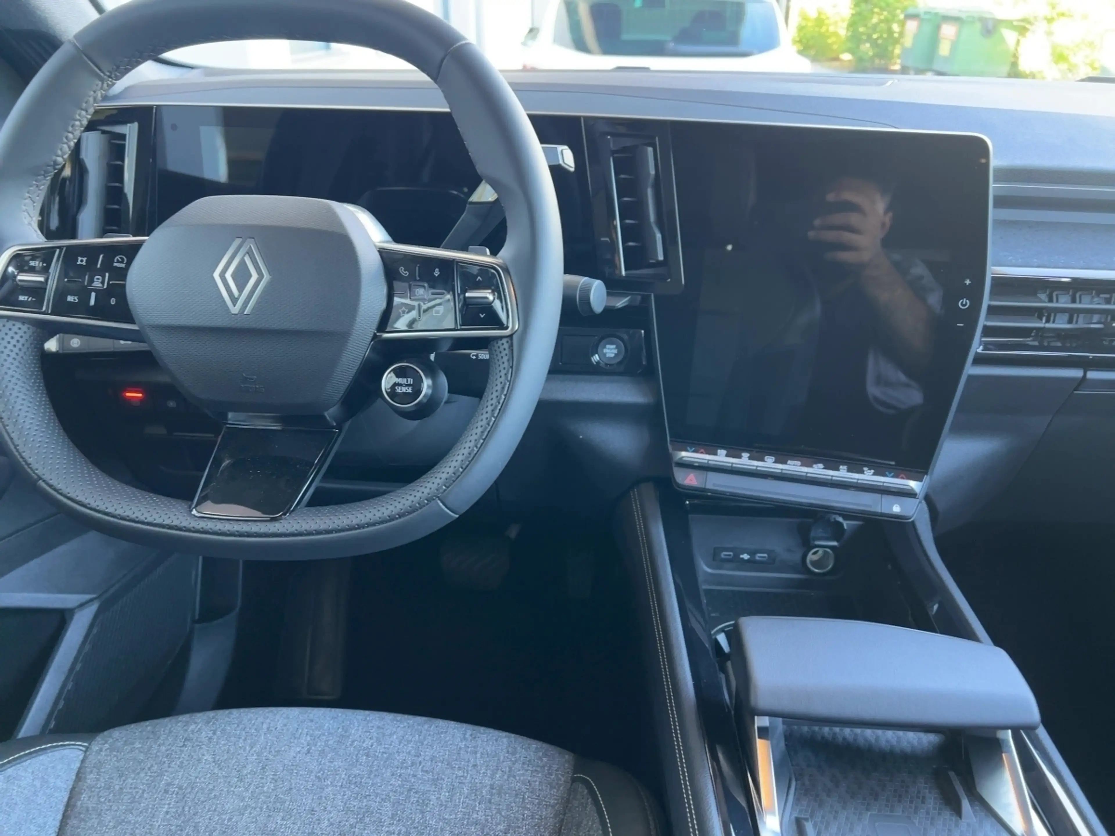 Renault Rafale Techno Full Hybrid E-Tech 200 Apple CarPlay — photo 12