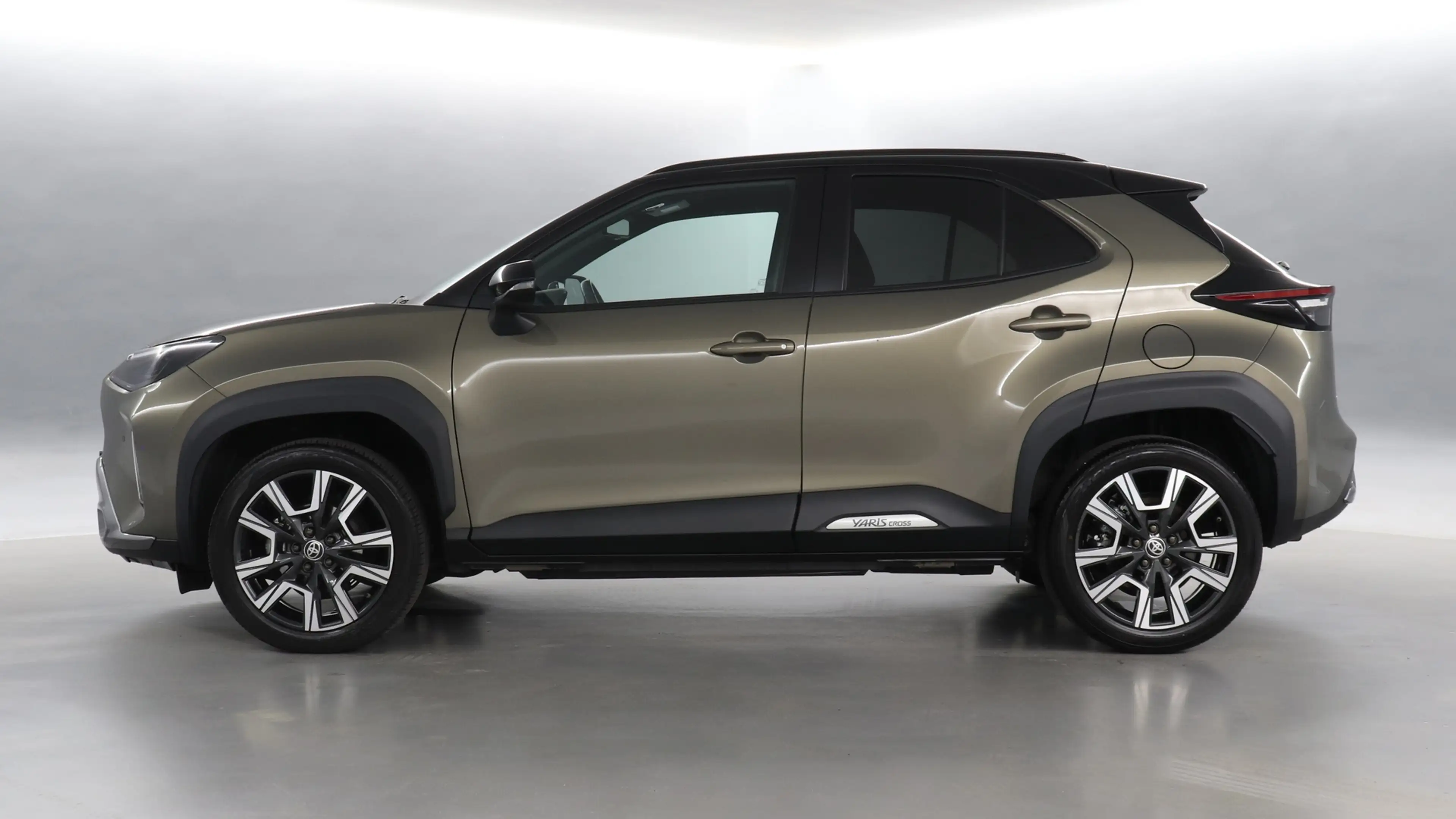 Toyota Yaris Cross 1.5 Hybrid 130 Launch Edition / Navigatie / Stoelv — photo 11
