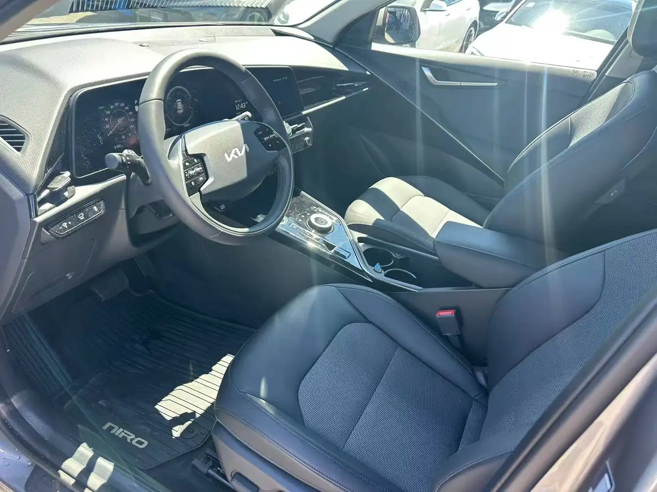 Kia Niro снимка Kia Niro