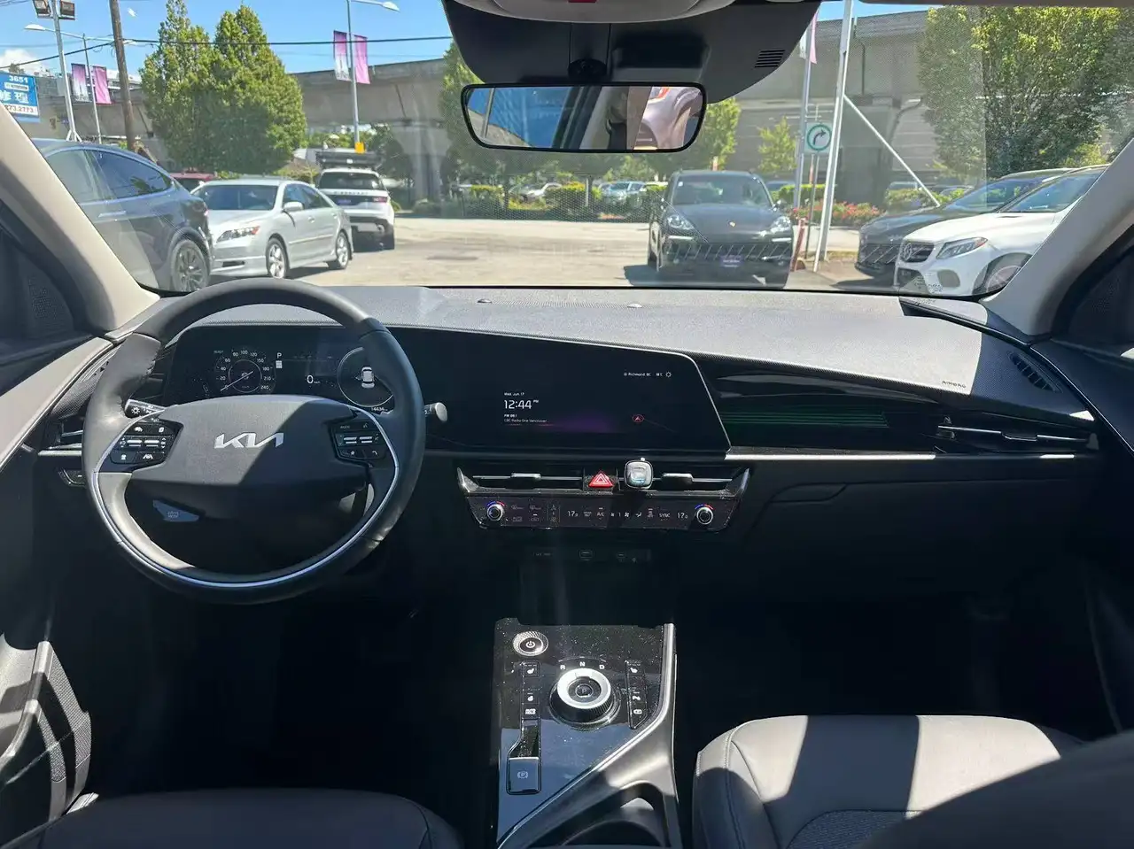Kia Niro снимка Kia Niro