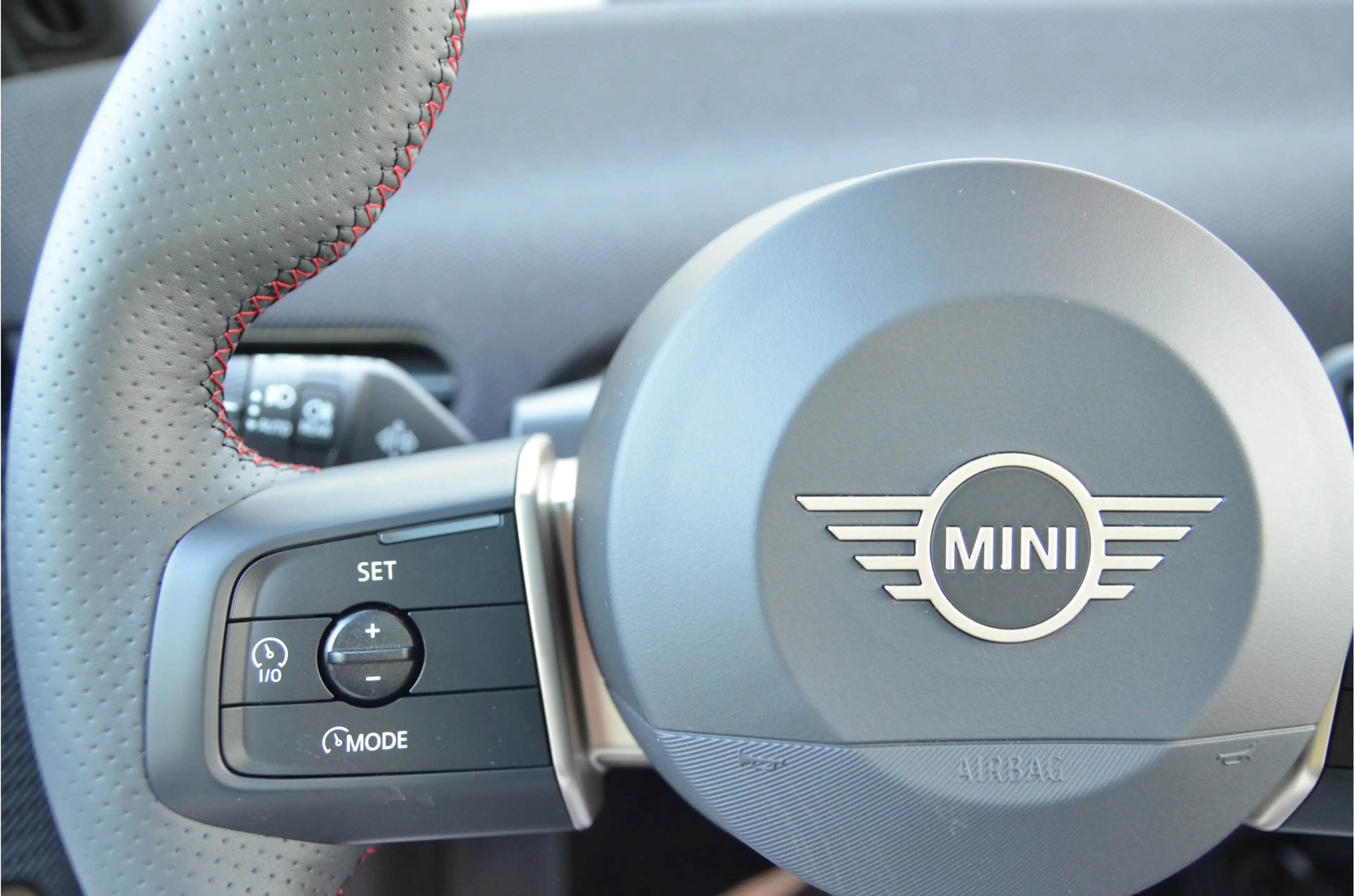 MINI Cooper E Hatchback / JCW / Pakket XL / 18 inch JCW Lap Spok — photo 12