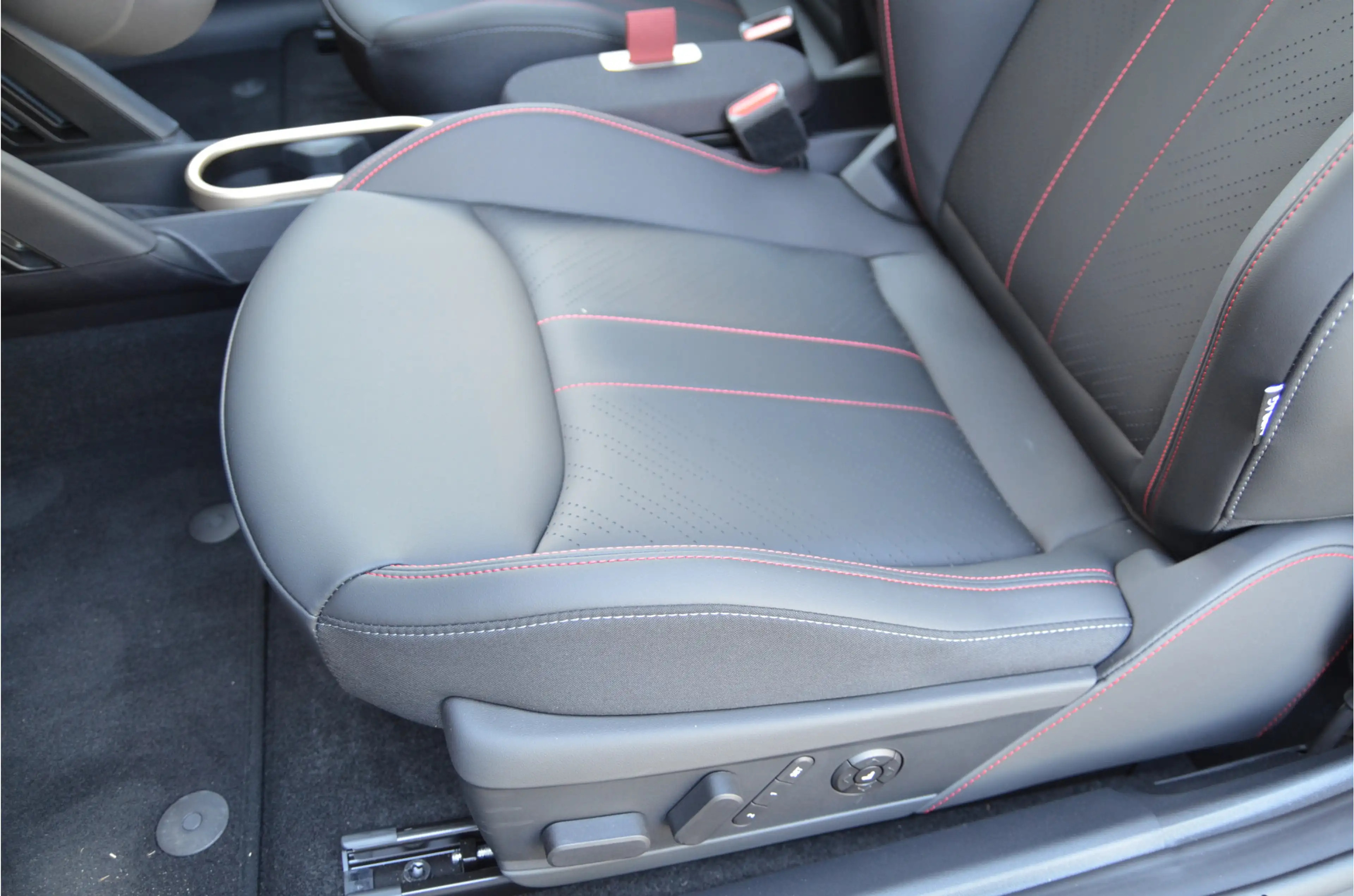 MINI Cooper E Hatchback / JCW / Pakket XL / 18 inch JCW Lap Spok — photo 9