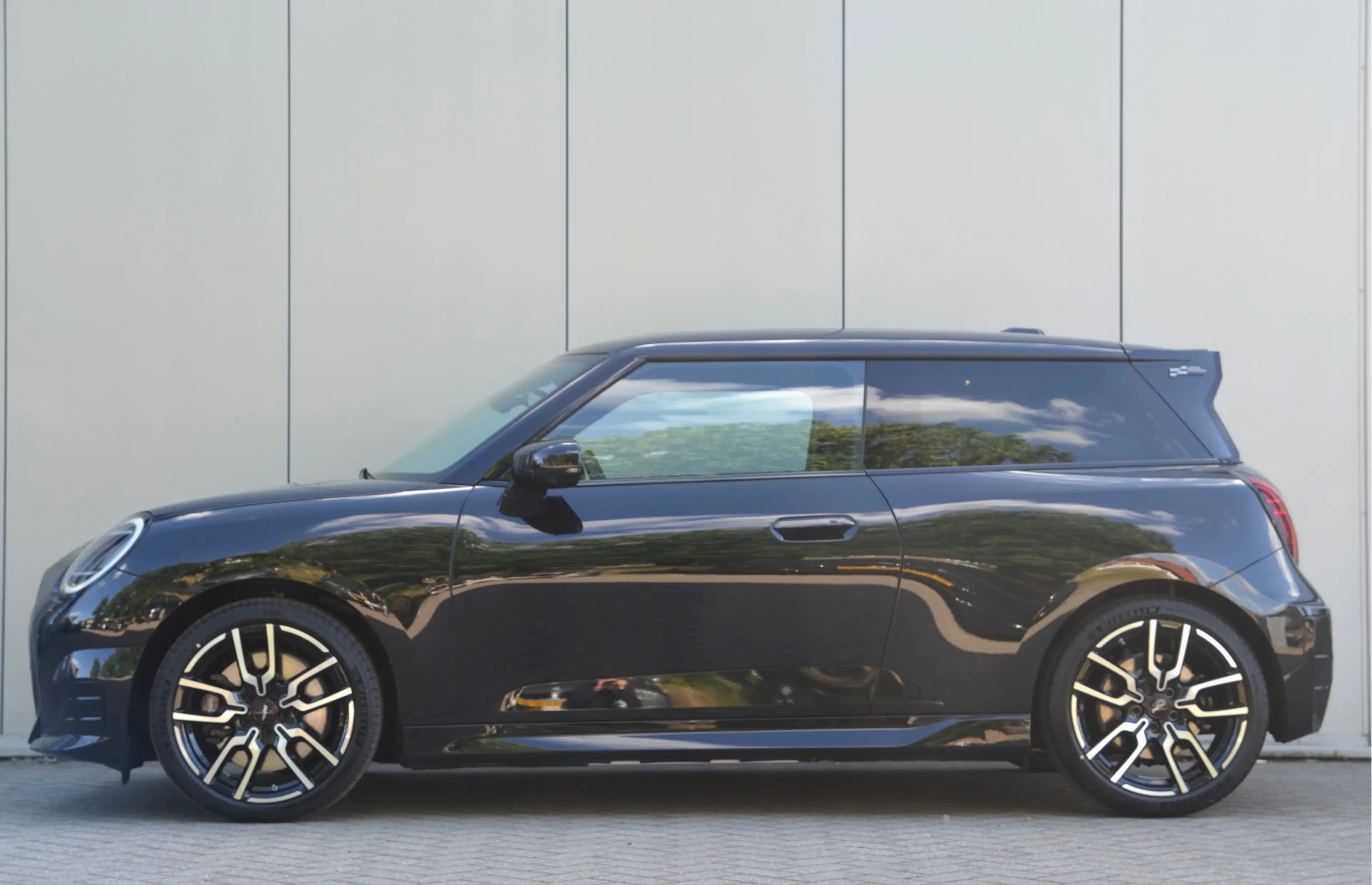 MINI Cooper E Hatchback / JCW / Pakket XL / 18 inch JCW Lap Spok — photo 5