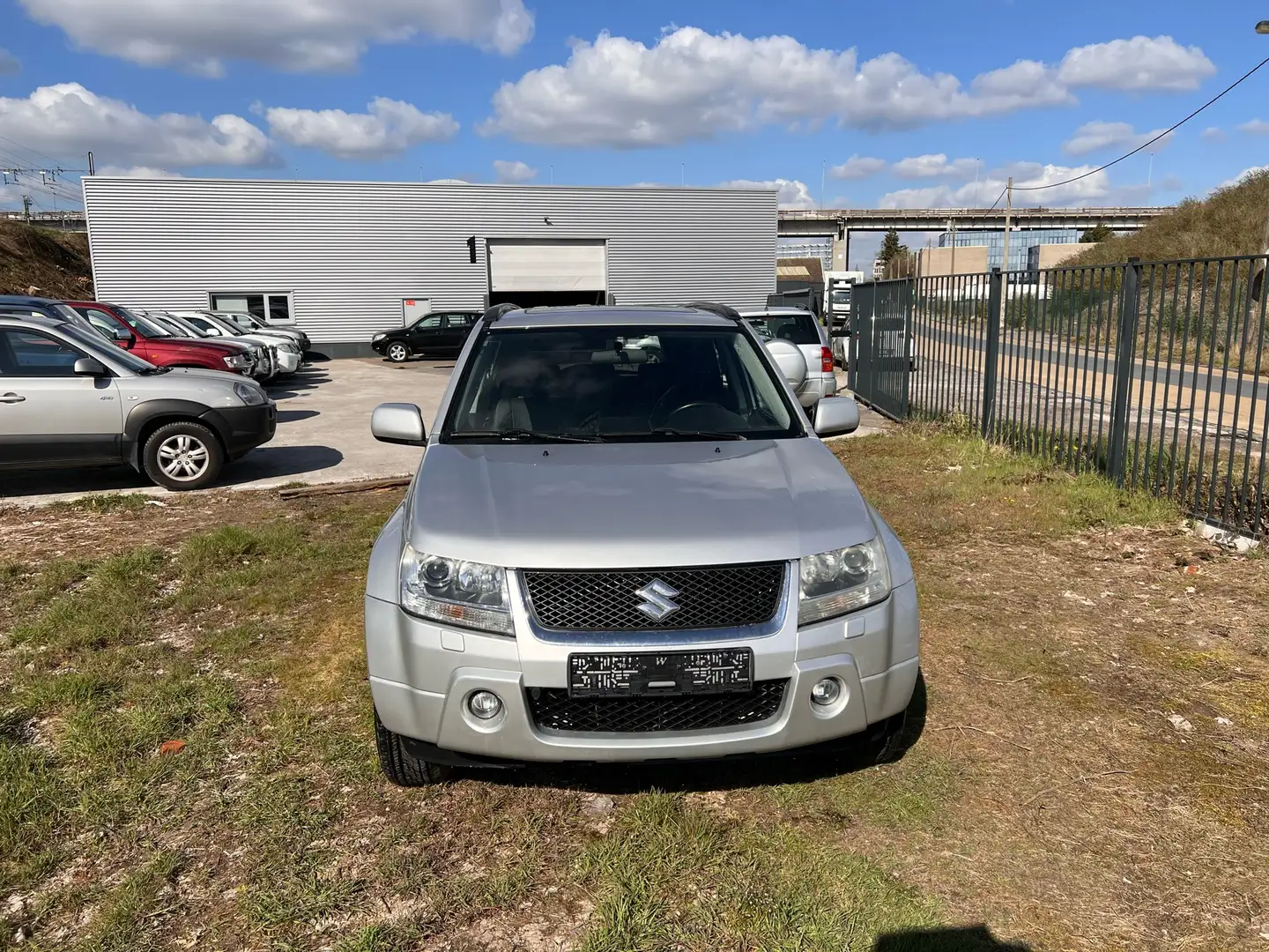 Suzuki Grand Vitara 2.0i JLX Argent - 1