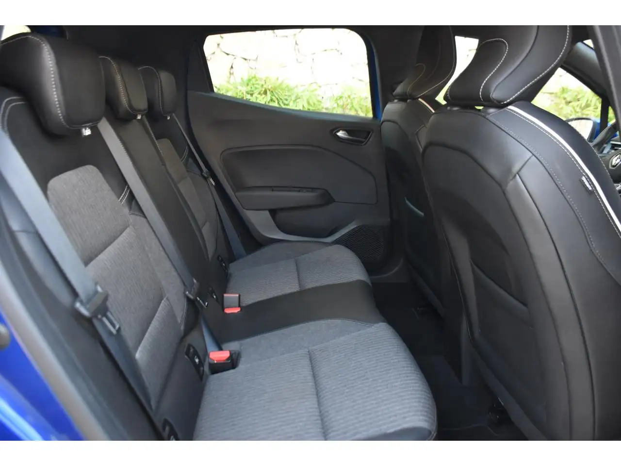 Renault Clio Citadine 5 portes — photo 4