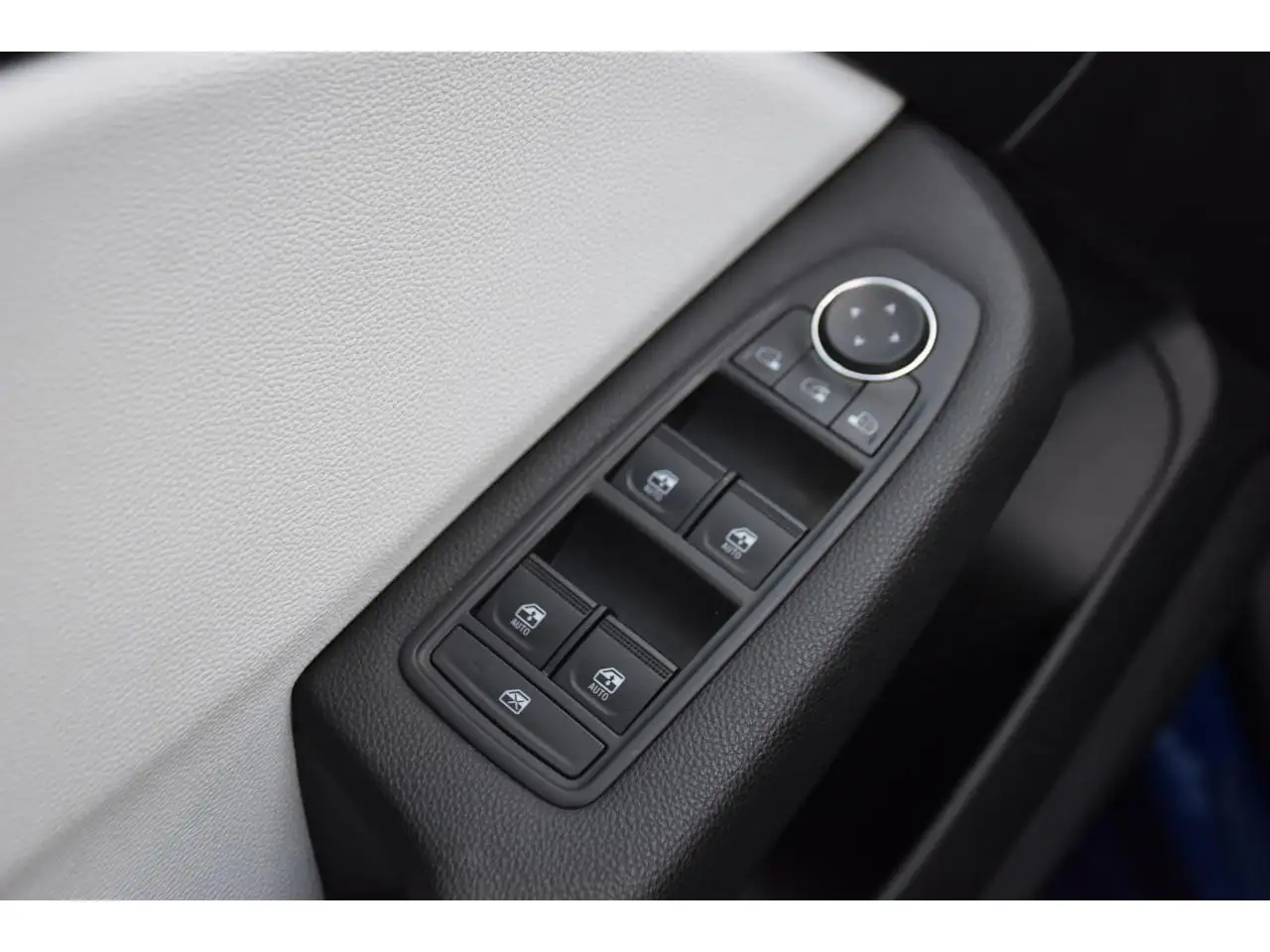Renault Clio Citadine 5 portes — photo 16