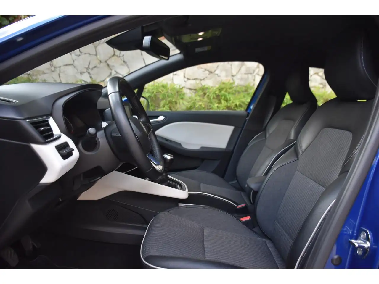 Renault Clio Citadine 5 portes — photo 19