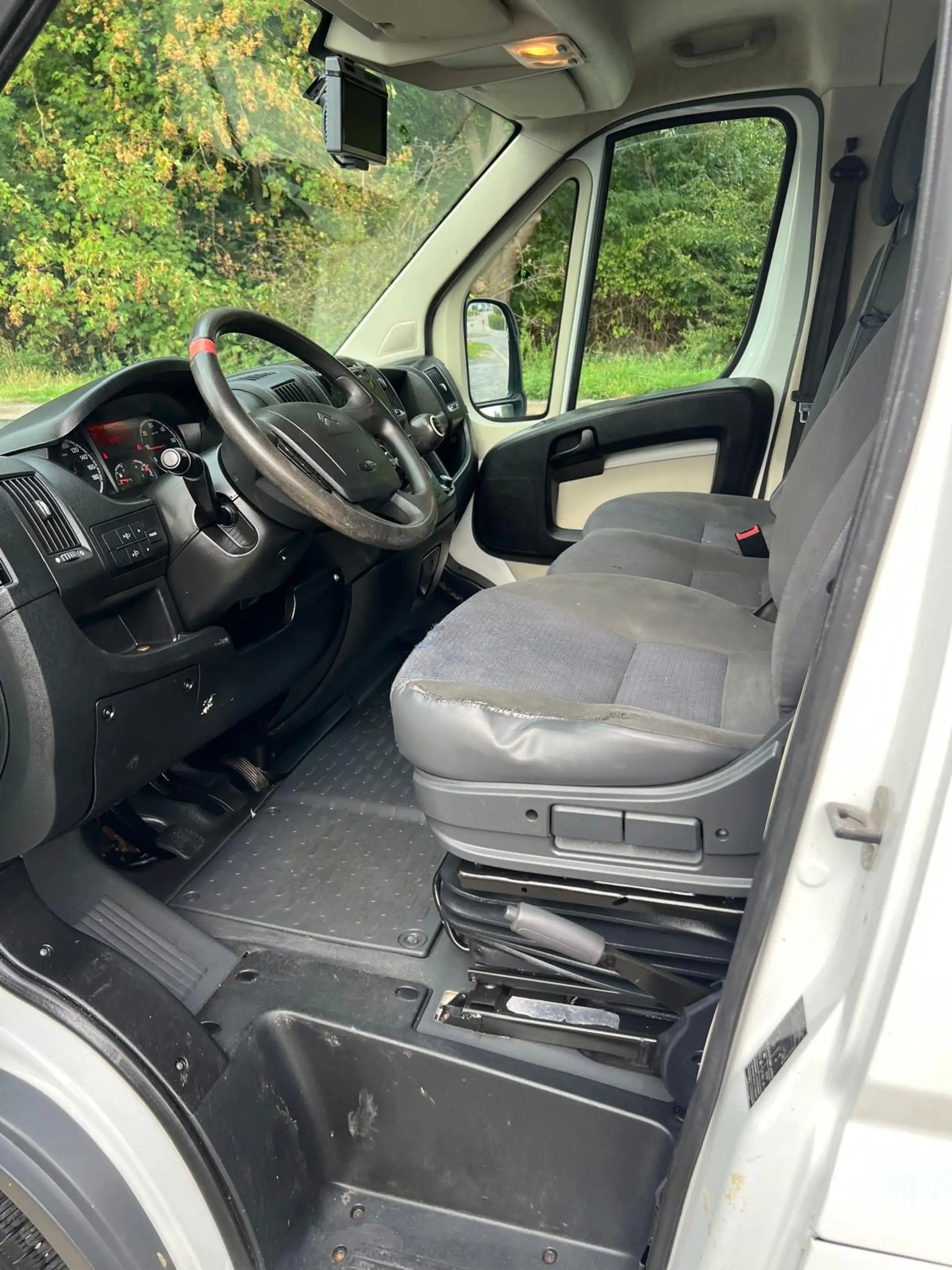 Citroen Jumper 2.2 HDi — photo 9