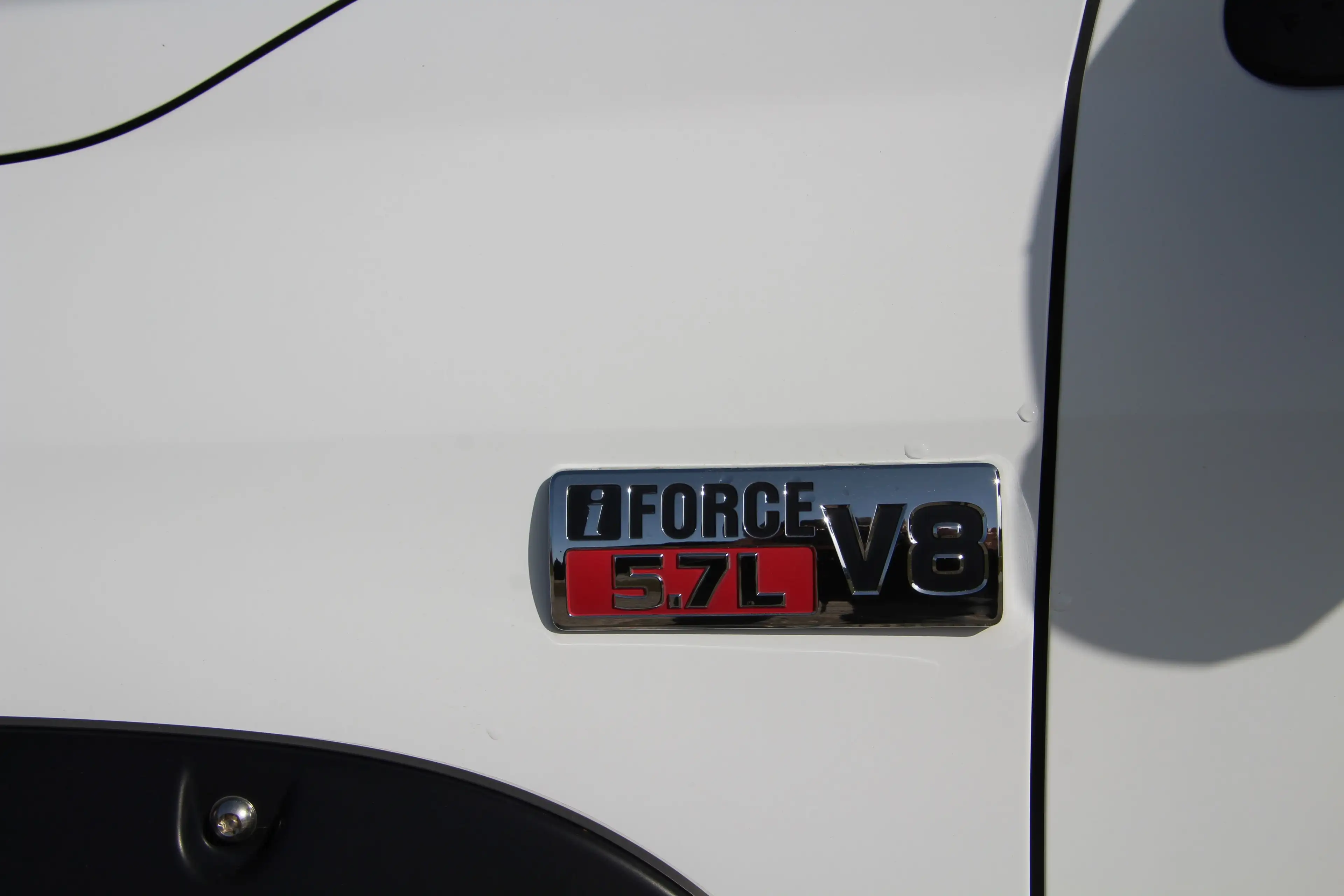 Toyota Tundra SR-5 — photo 10