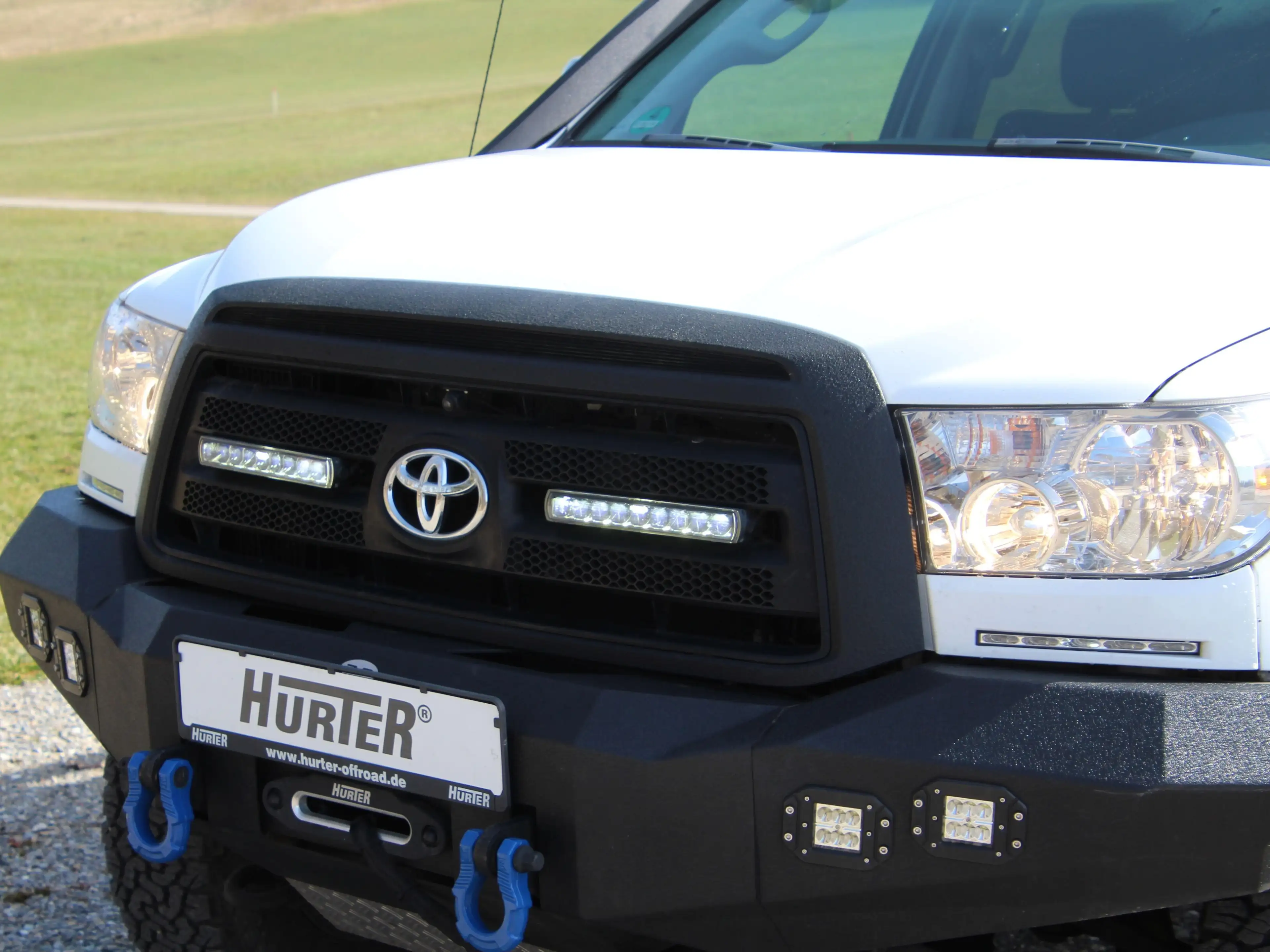 Toyota Tundra SR-5 — photo 2