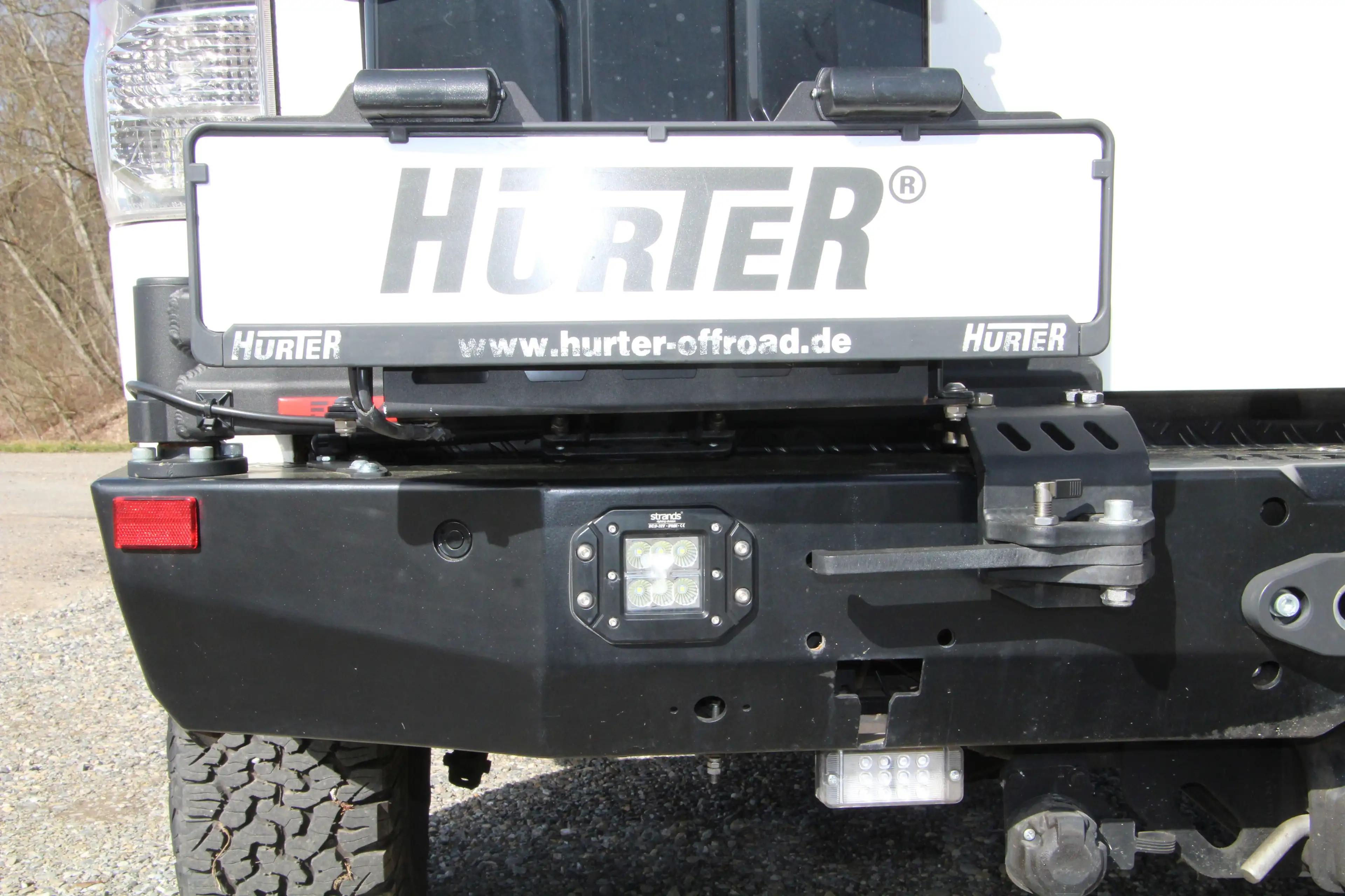 Toyota Tundra SR-5 — photo 14