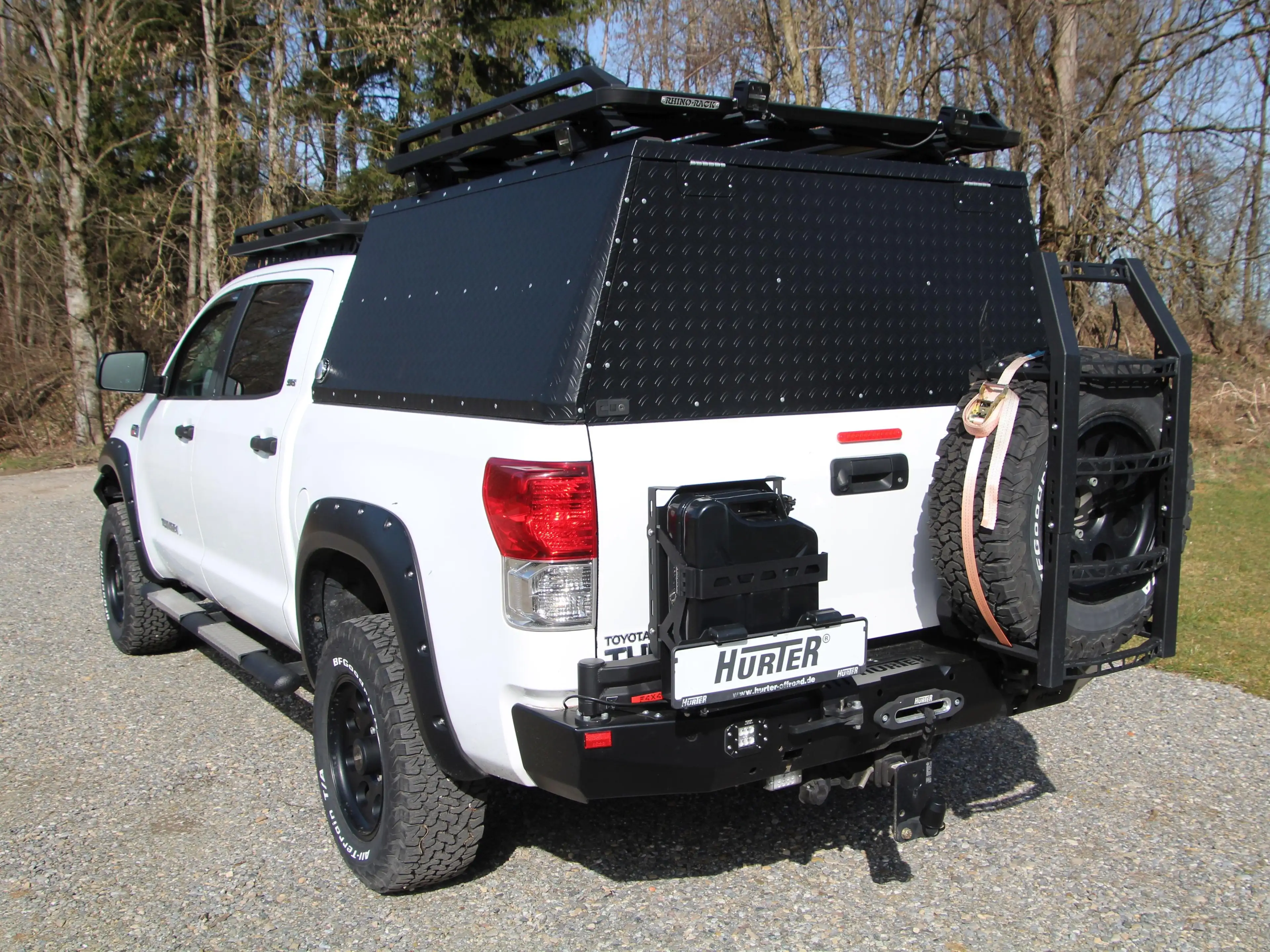 Toyota Tundra SR-5 — photo 11