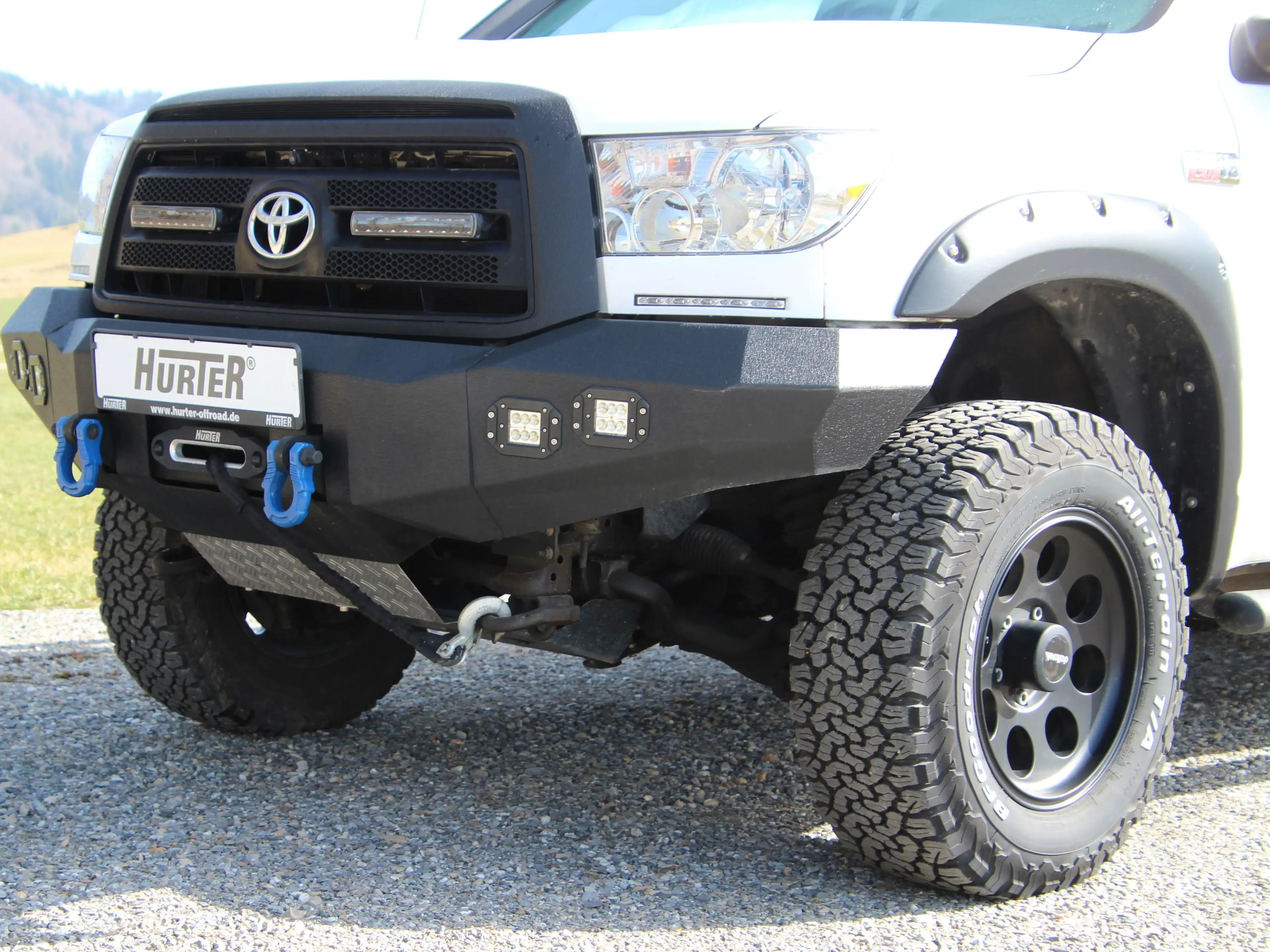 Toyota Tundra SR-5 — photo 8