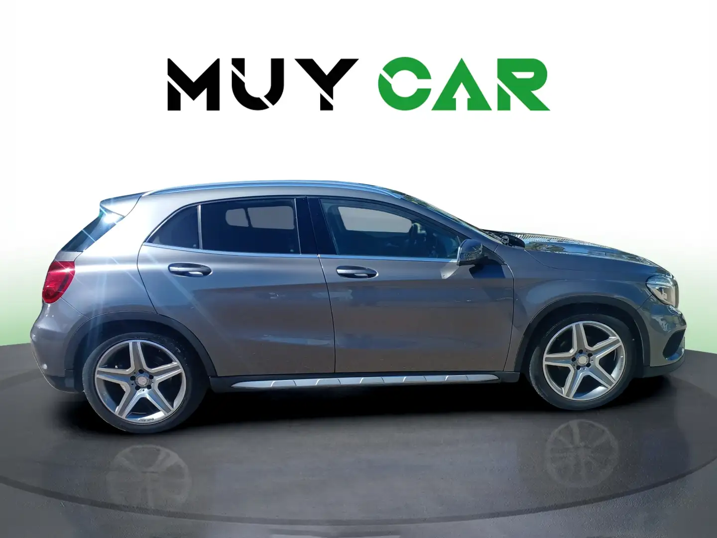 Mercedes-Benz GLA 200 200CDI AMG Line Gris - 2