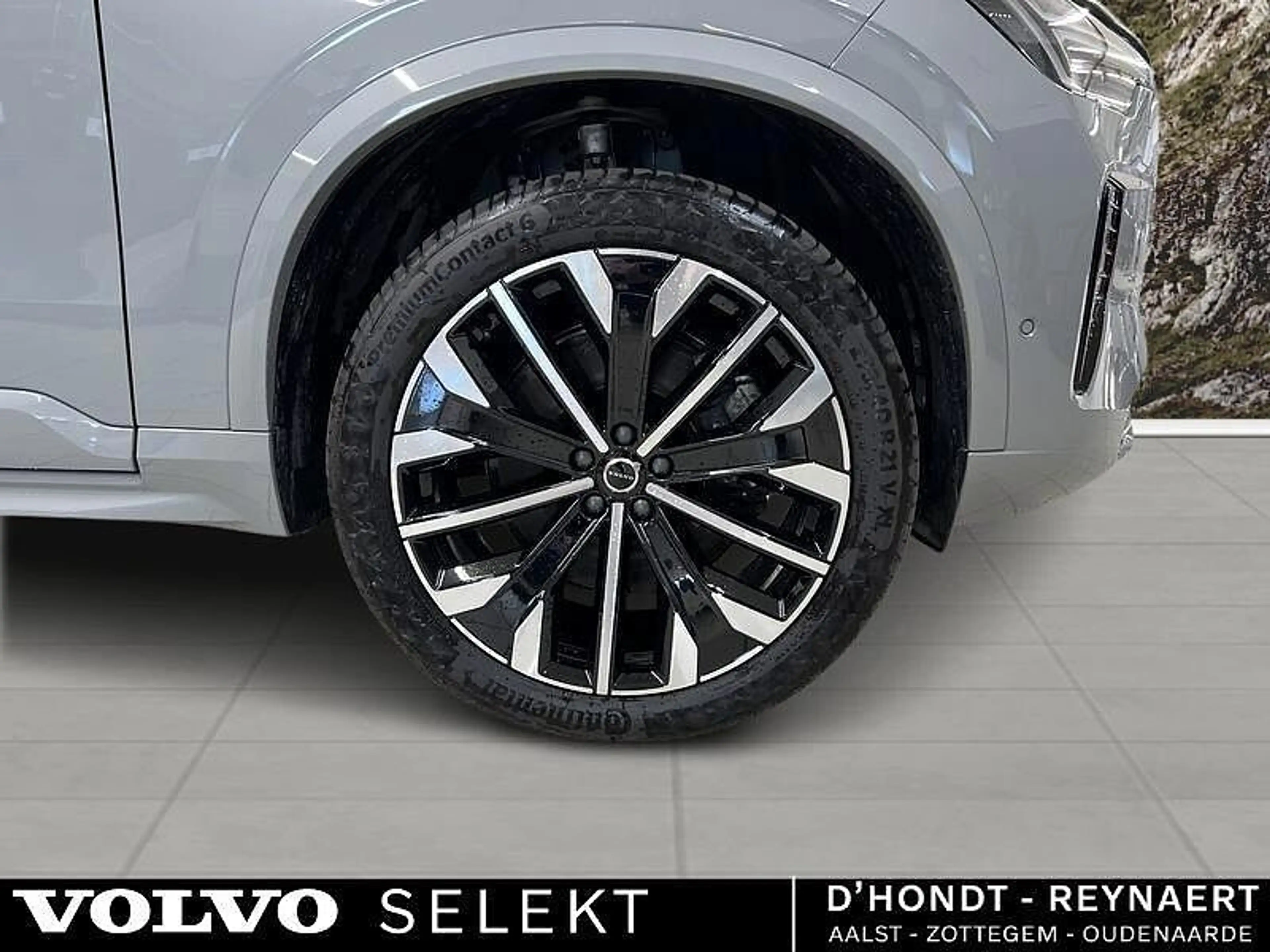 Volvo XC90 II Plus, T8 AWD Plug-in Hybrid, Elektrisch/Benzin, — photo 5