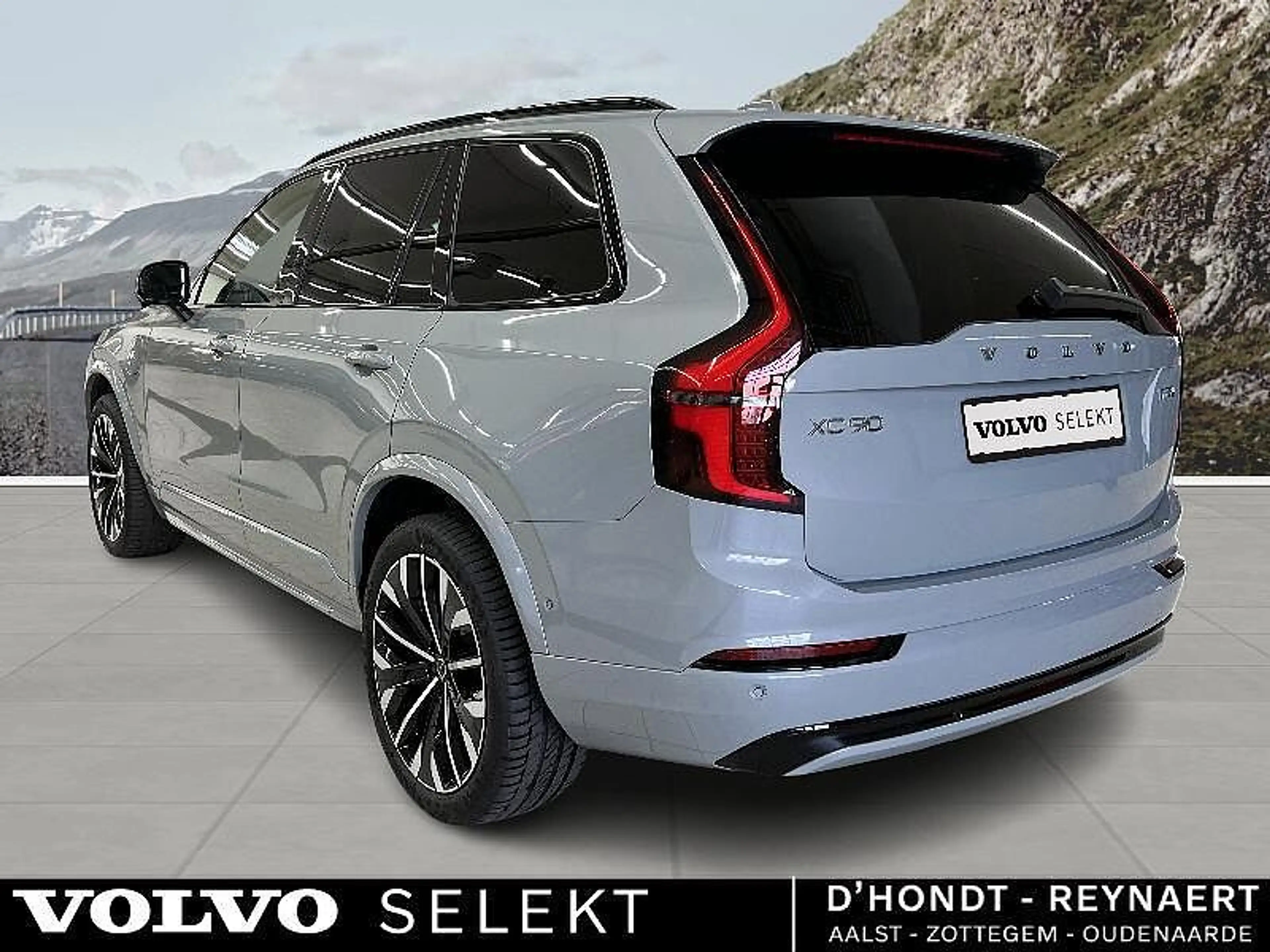 Volvo XC90 II Plus, T8 AWD Plug-in Hybrid, Elektrisch/Benzin, — photo 3