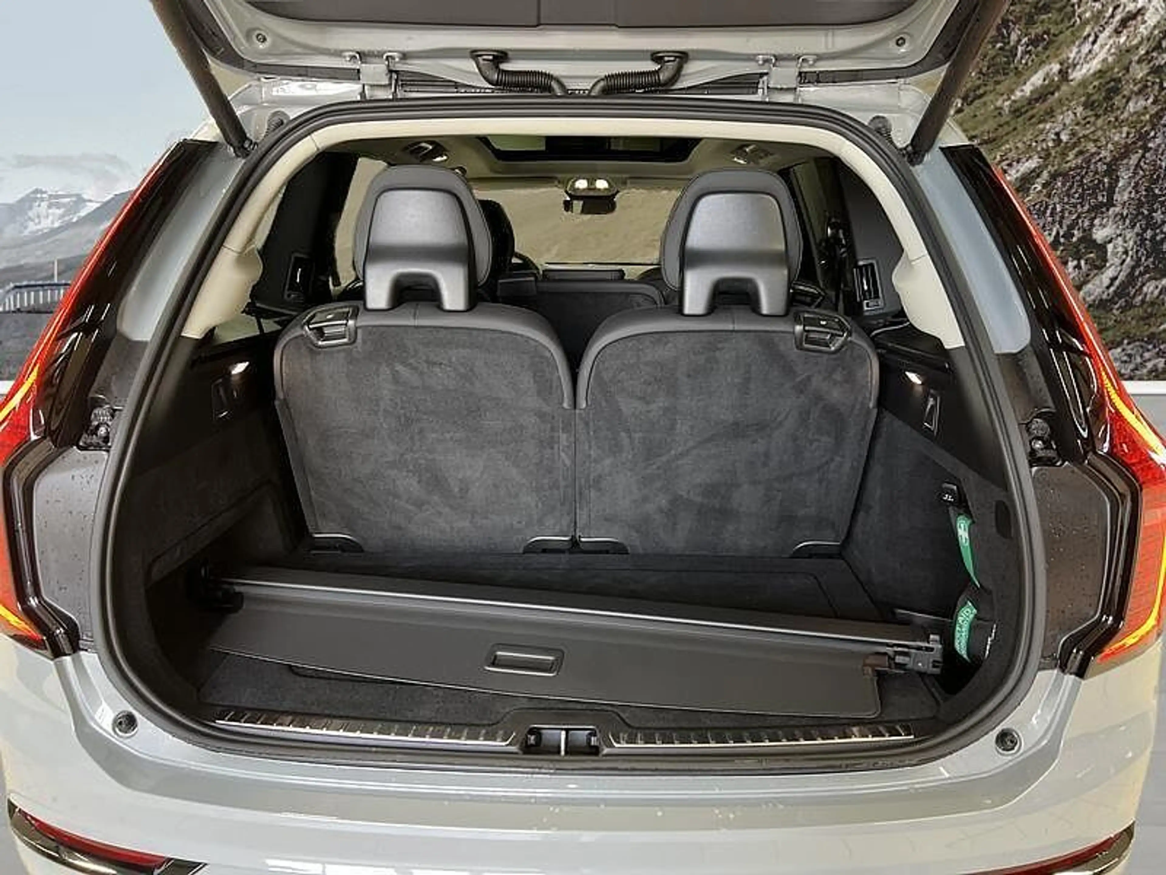 Volvo XC90 II Plus, T8 AWD Plug-in Hybrid, Elektrisch/Benzin, — photo 13