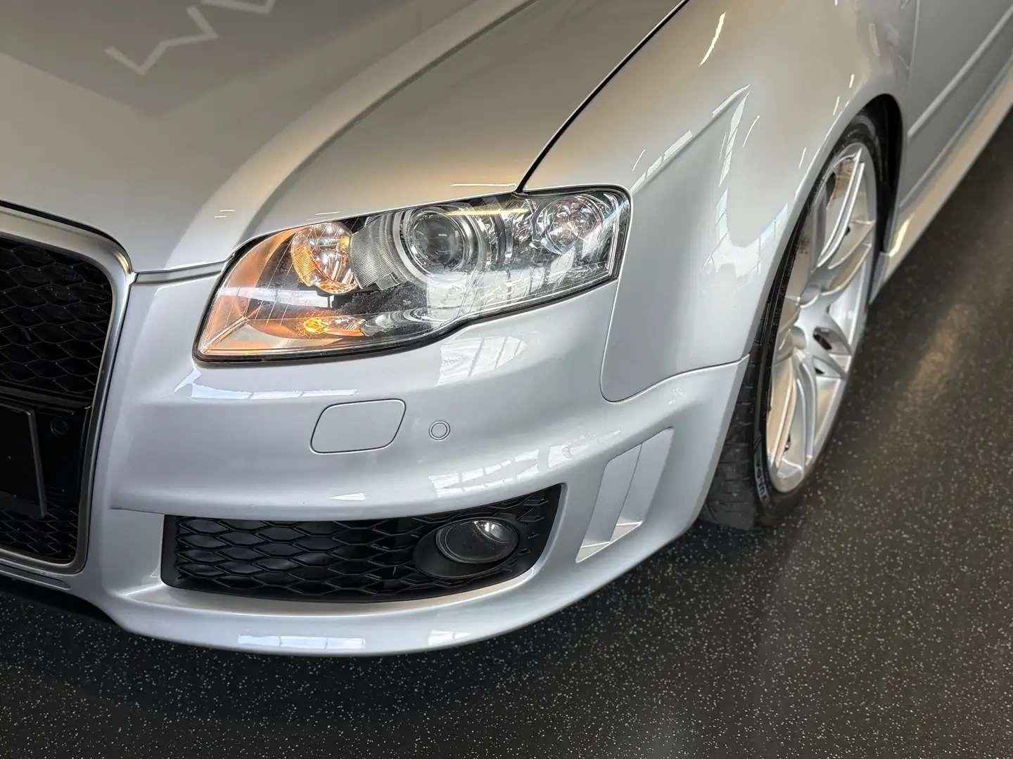 Audi RS4 4.2 FSI V8 quattro Motorsportsitze* H&R*Milltek Silber - 2
