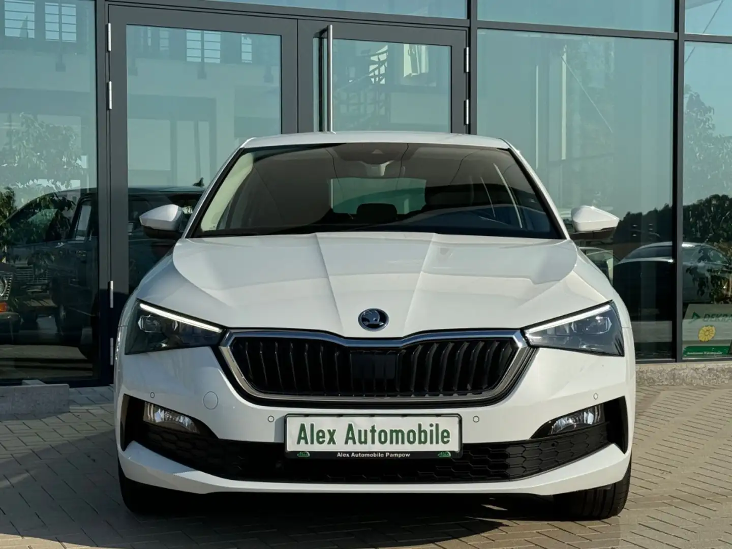 Skoda Scala 1.0 CNG Drive 125 ACC PDC 1.Hand Garantie Weiß - 2