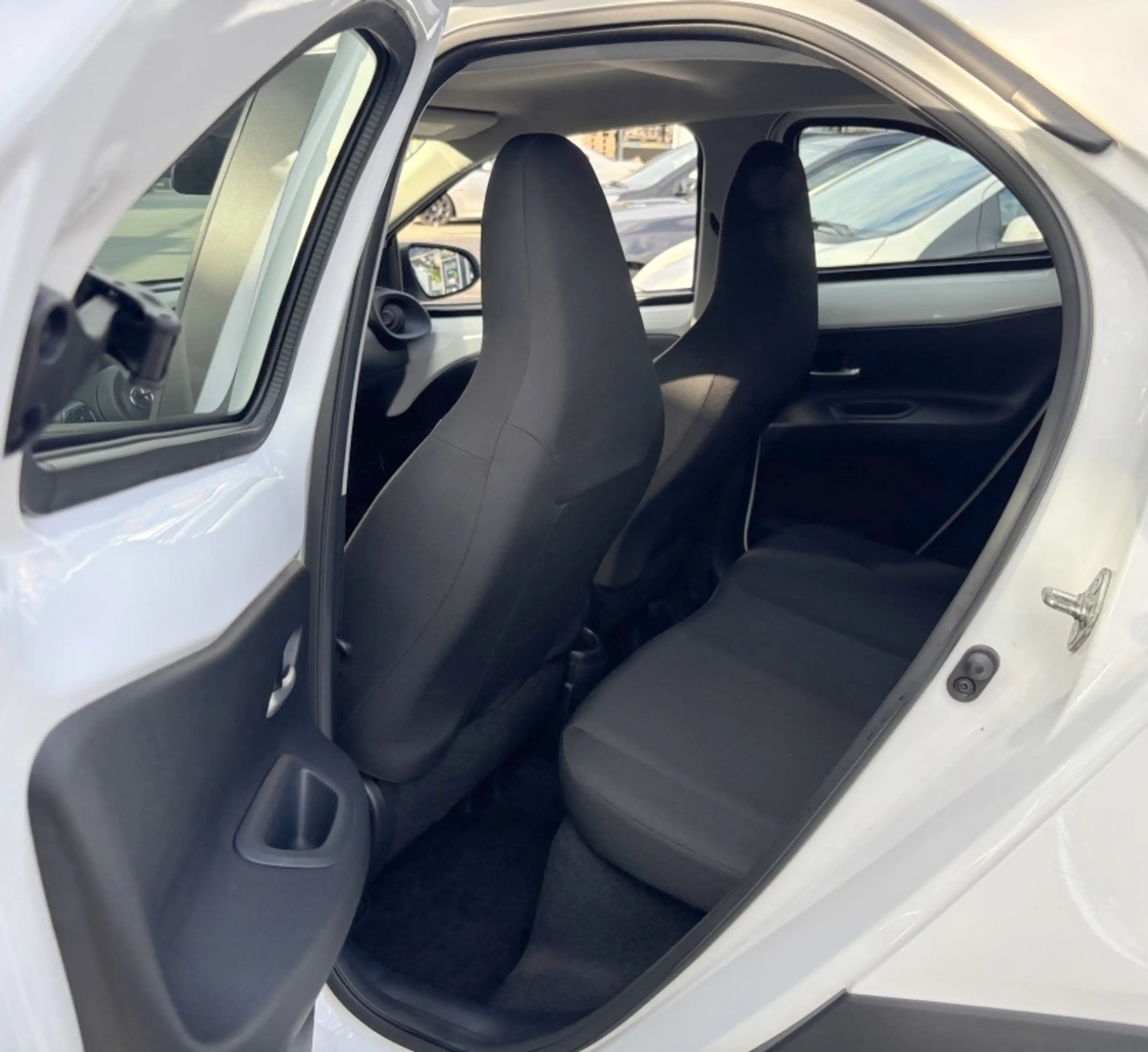 Toyota Aygo X 1.0 VVT-i MT Play AIRCO / CAMERA / 38.984 KM NAP — photo 11